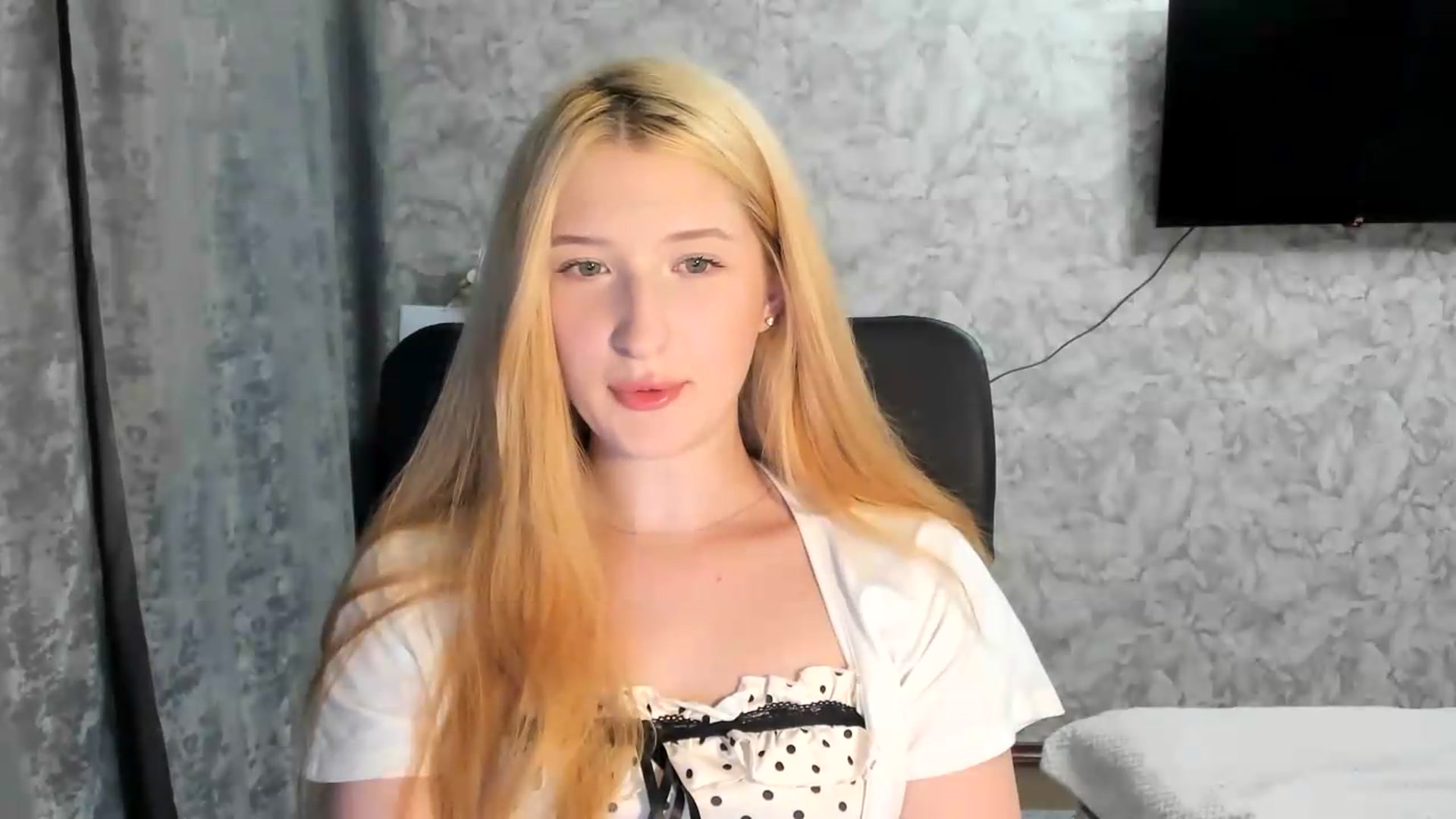 Gallery image thumbnail from Ilona_Here's myfreecams stream on, 06/30/2026, 21:04 image 7 of 20