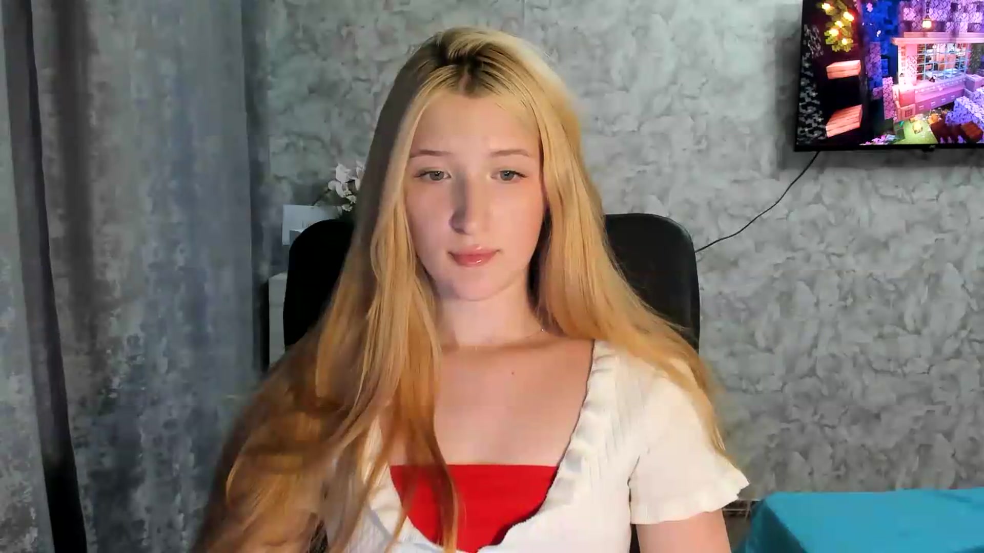 Gallery image thumbnail from Ilona_Here's myfreecams stream on, 07/04/2026, 17:27 image 4 of 20