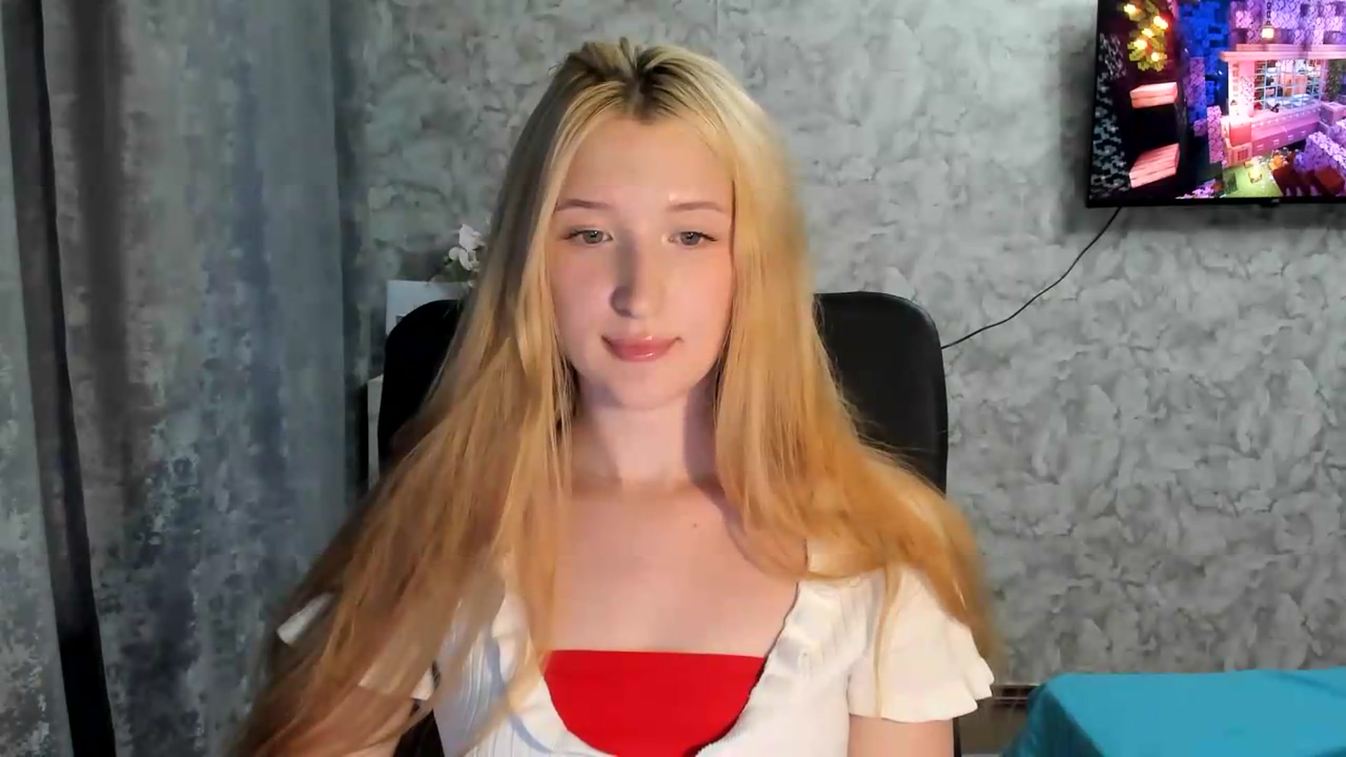Gallery image thumbnail from Ilona_Here's myfreecams stream on, 07/04/2026, 17:27 image 14 of 20