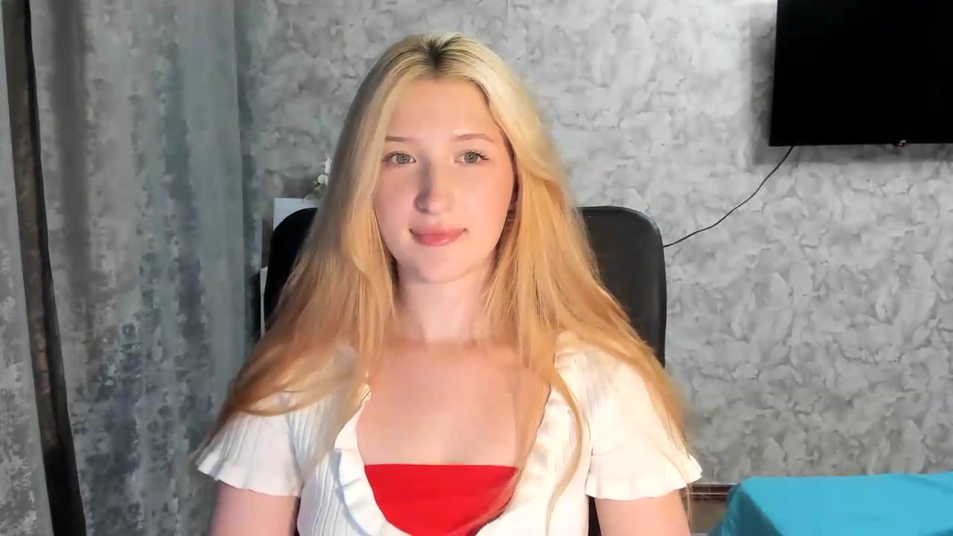 Gallery image thumbnail from Ilona_Here's myfreecams stream on, 07/04/2026, 18:28 image 16 of 20