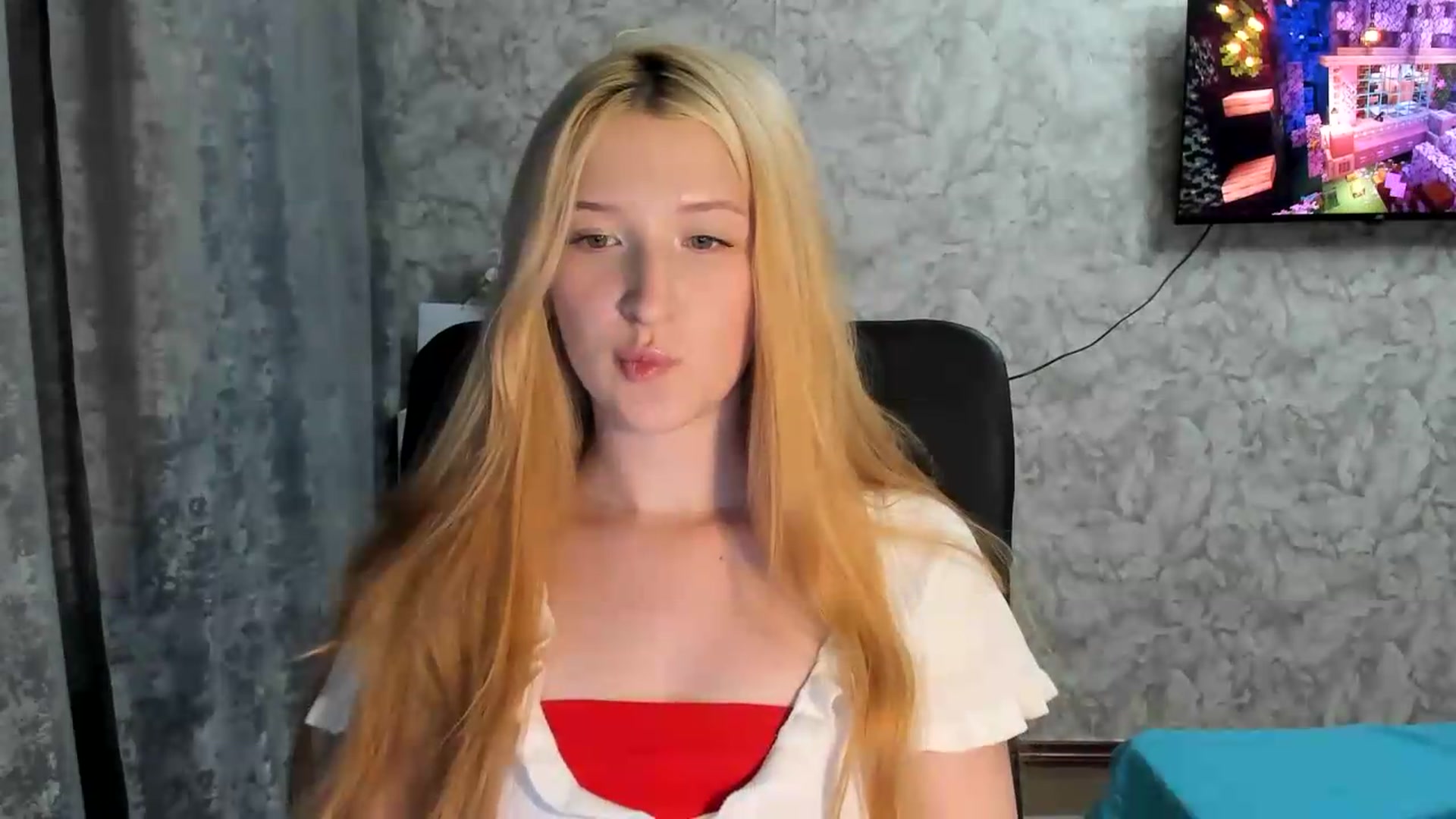 Gallery image thumbnail from Ilona_Here's myfreecams stream on, 07/04/2026, 18:28 image 2 of 20