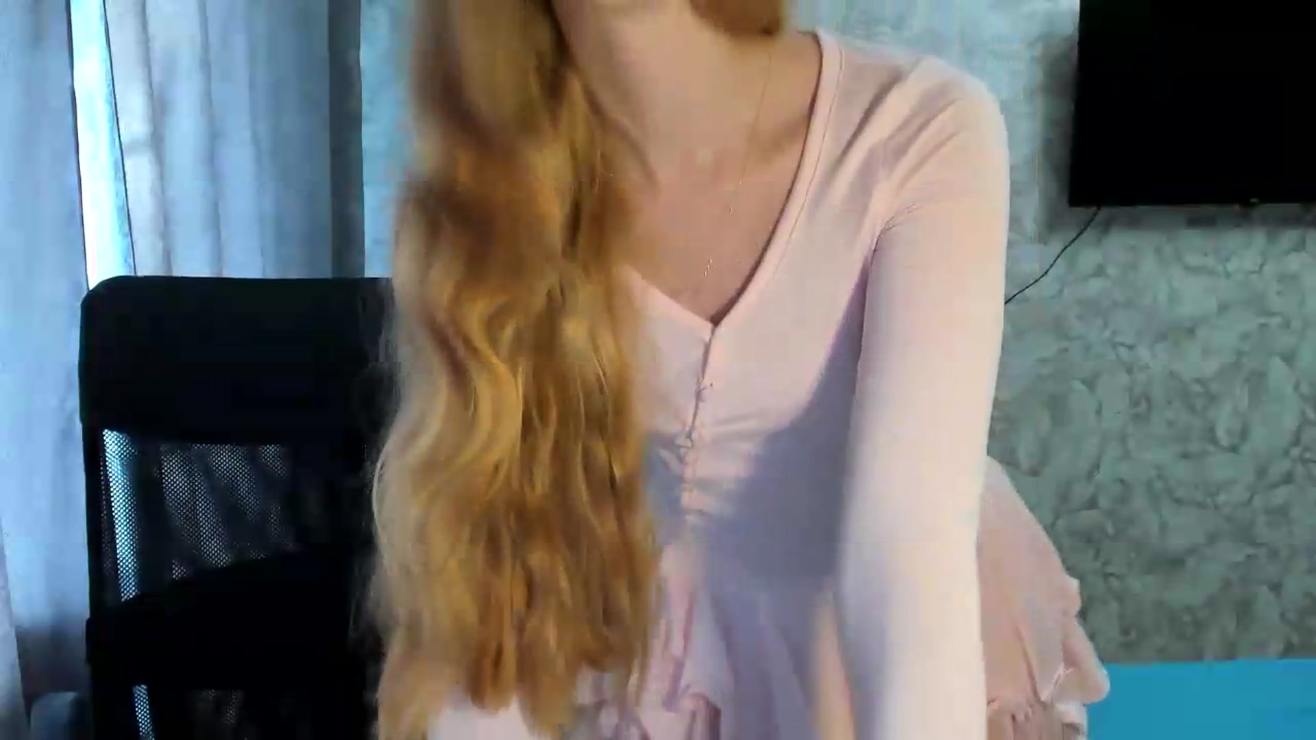 Gallery image thumbnail from Ilona_Here's myfreecams stream on, 07/05/2026, 15:03 image 13 of 20