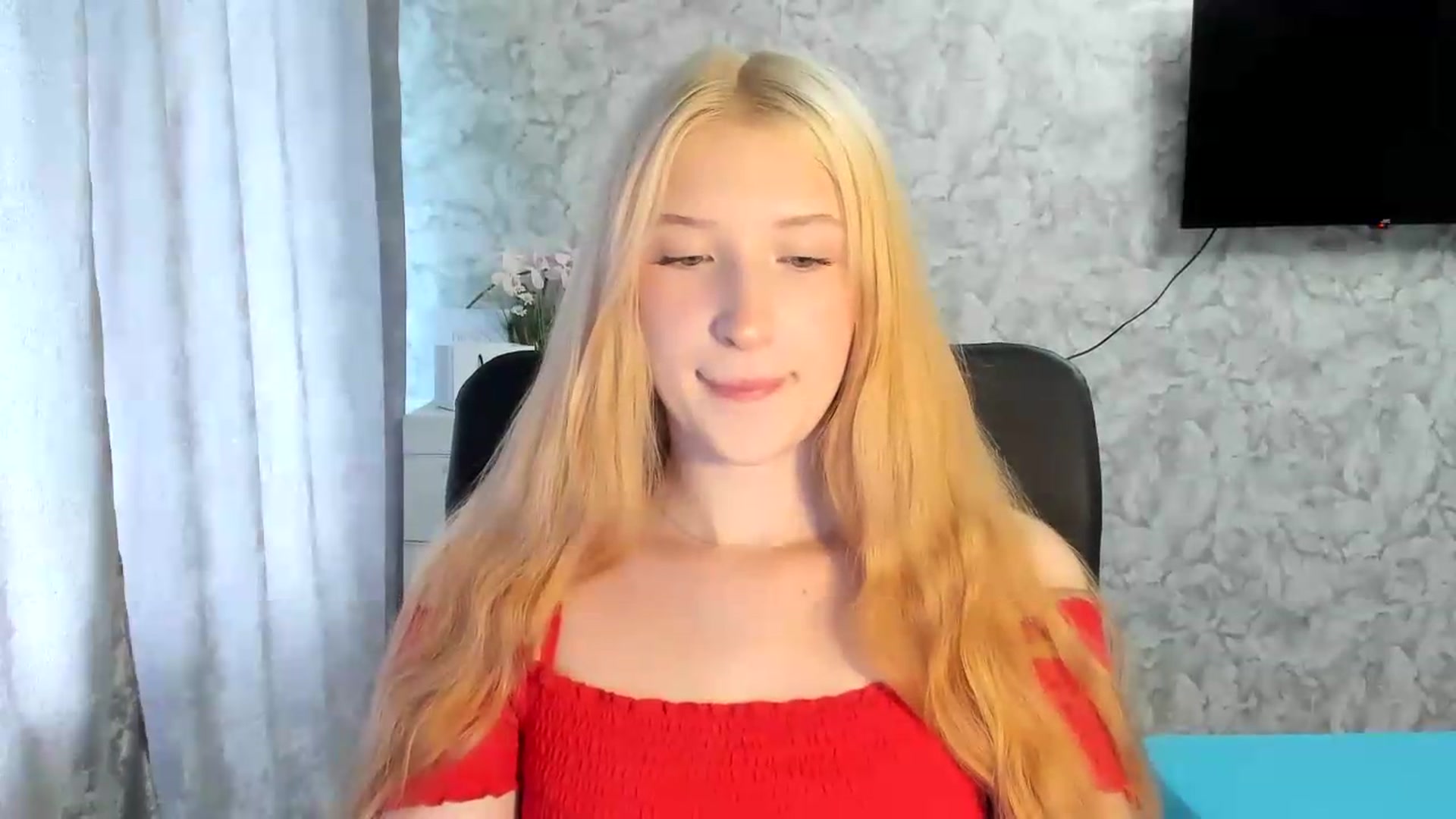 Gallery image thumbnail from Ilona_Here's myfreecams stream on, 07/06/2026, 12:39 image 3 of 20