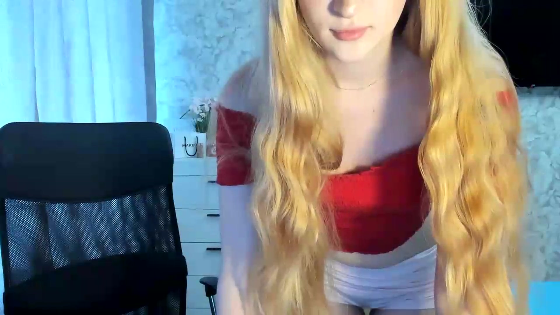 Gallery image thumbnail from Ilona_Here's myfreecams stream on, 07/06/2026, 12:39 image 8 of 20