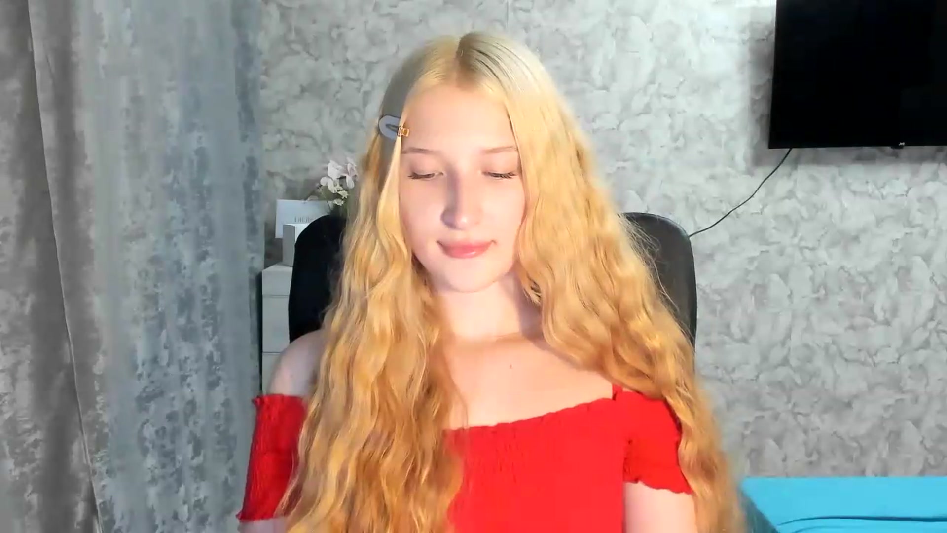 Gallery image thumbnail from Ilona_Here's myfreecams stream on, 07/08/2026, 17:49 image 6 of 20