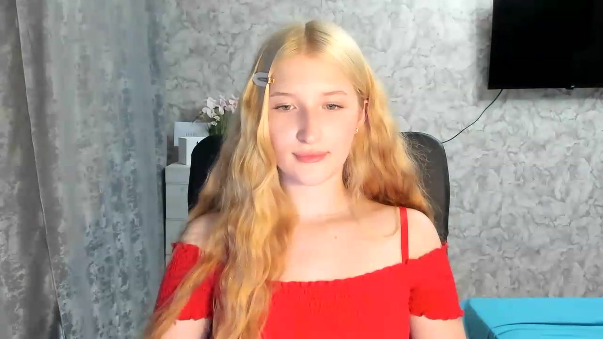 Gallery image thumbnail from Ilona_Here's myfreecams stream on, 07/08/2026, 17:49 image 19 of 20