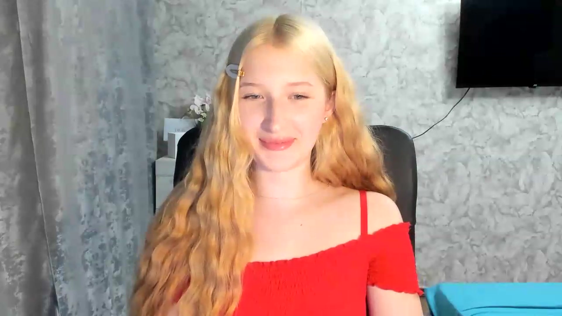 Gallery image thumbnail from Ilona_Here's myfreecams stream on, 07/08/2026, 17:49 image 7 of 20