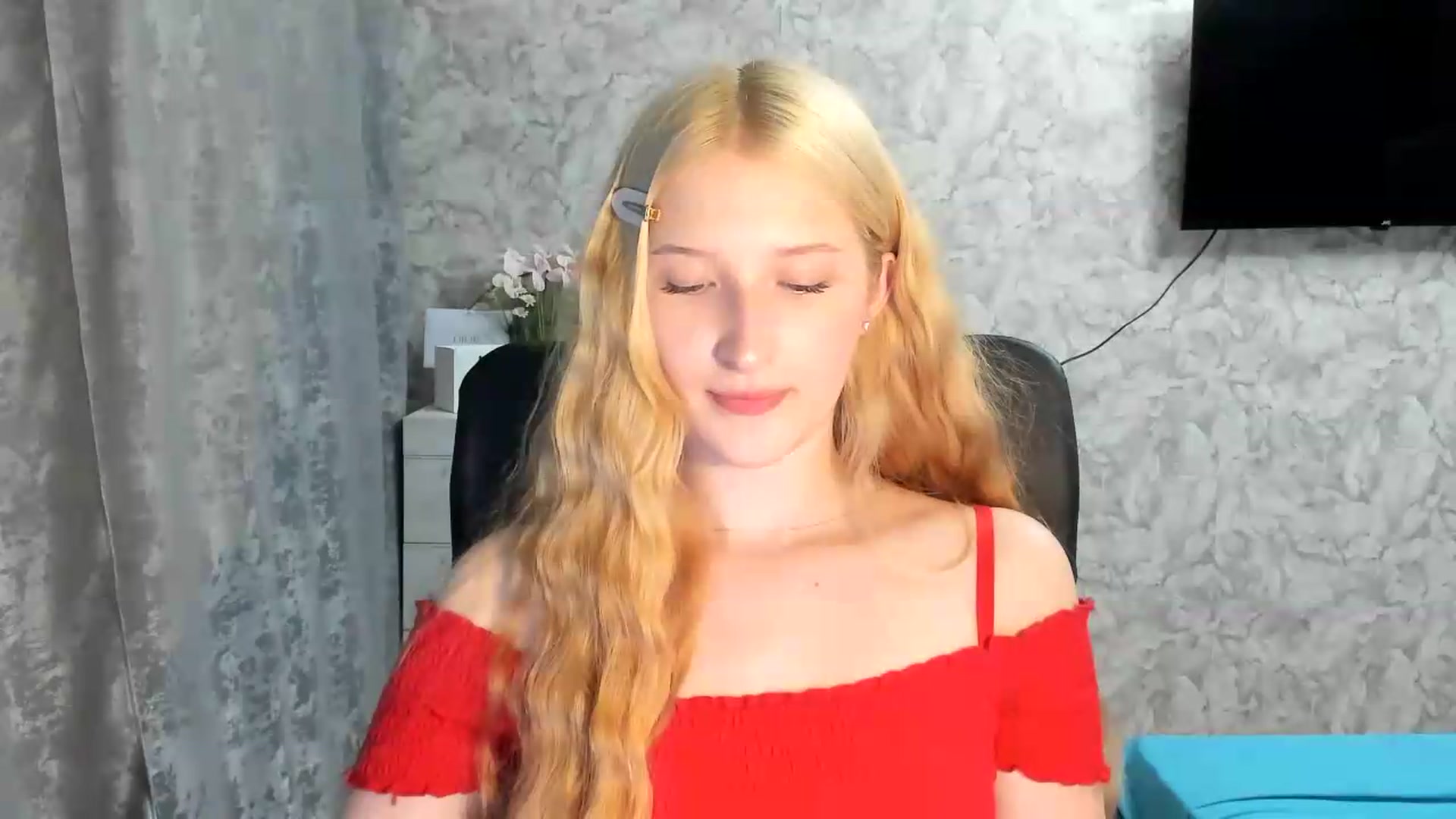 Gallery image thumbnail from Ilona_Here's myfreecams stream on, 07/08/2026, 17:49 image 16 of 20