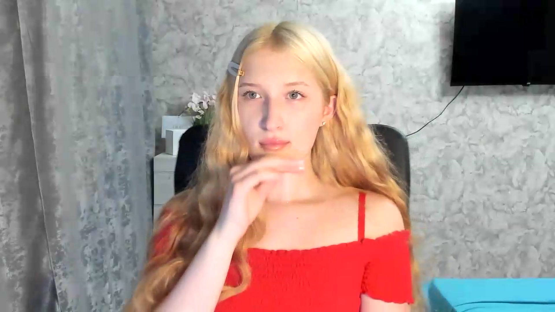 Gallery image thumbnail from Ilona_Here's myfreecams stream on, 07/08/2026, 18:41 image 8 of 20