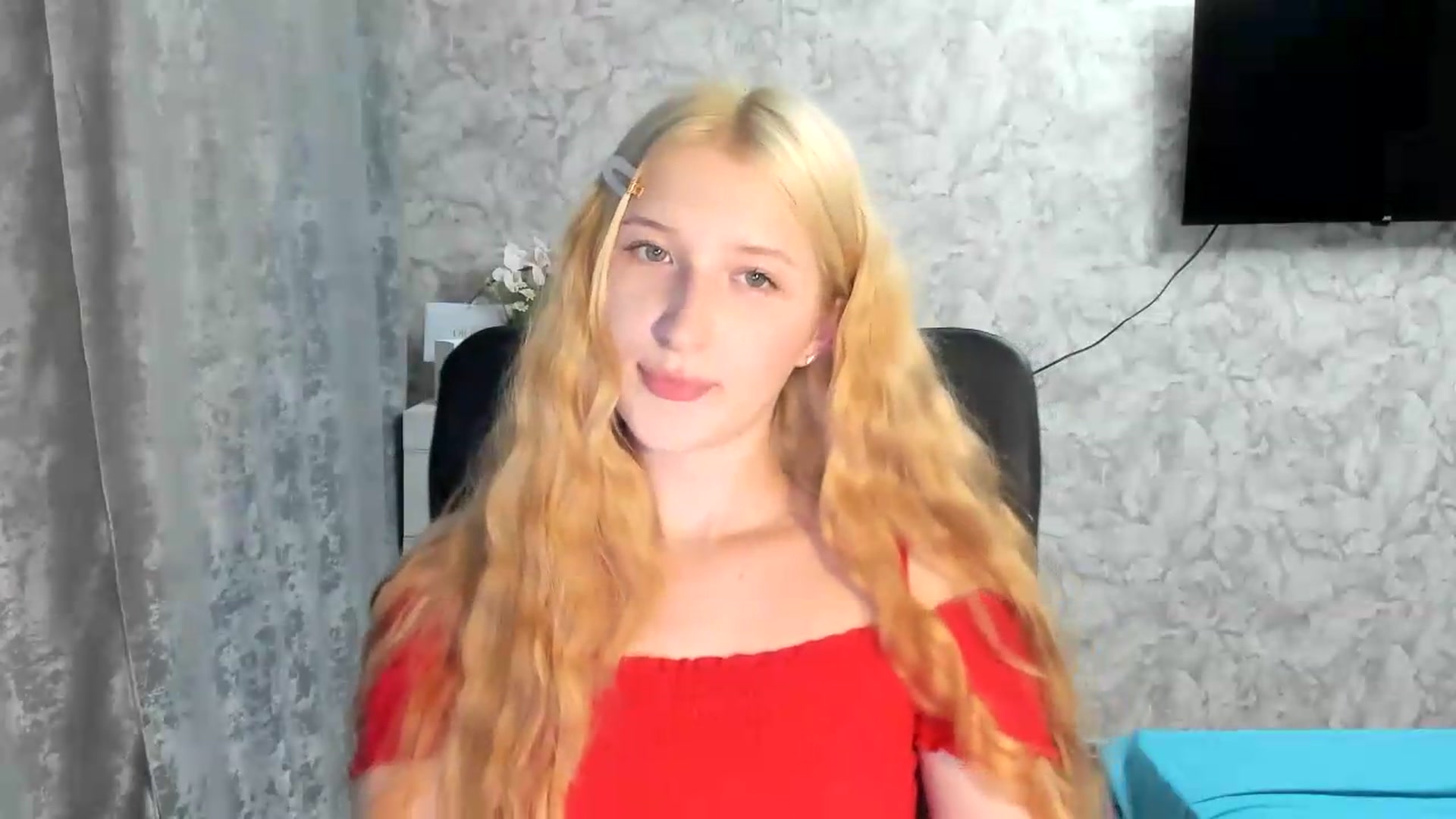 Gallery image thumbnail from Ilona_Here's myfreecams stream on, 07/08/2026, 18:41 image 18 of 20