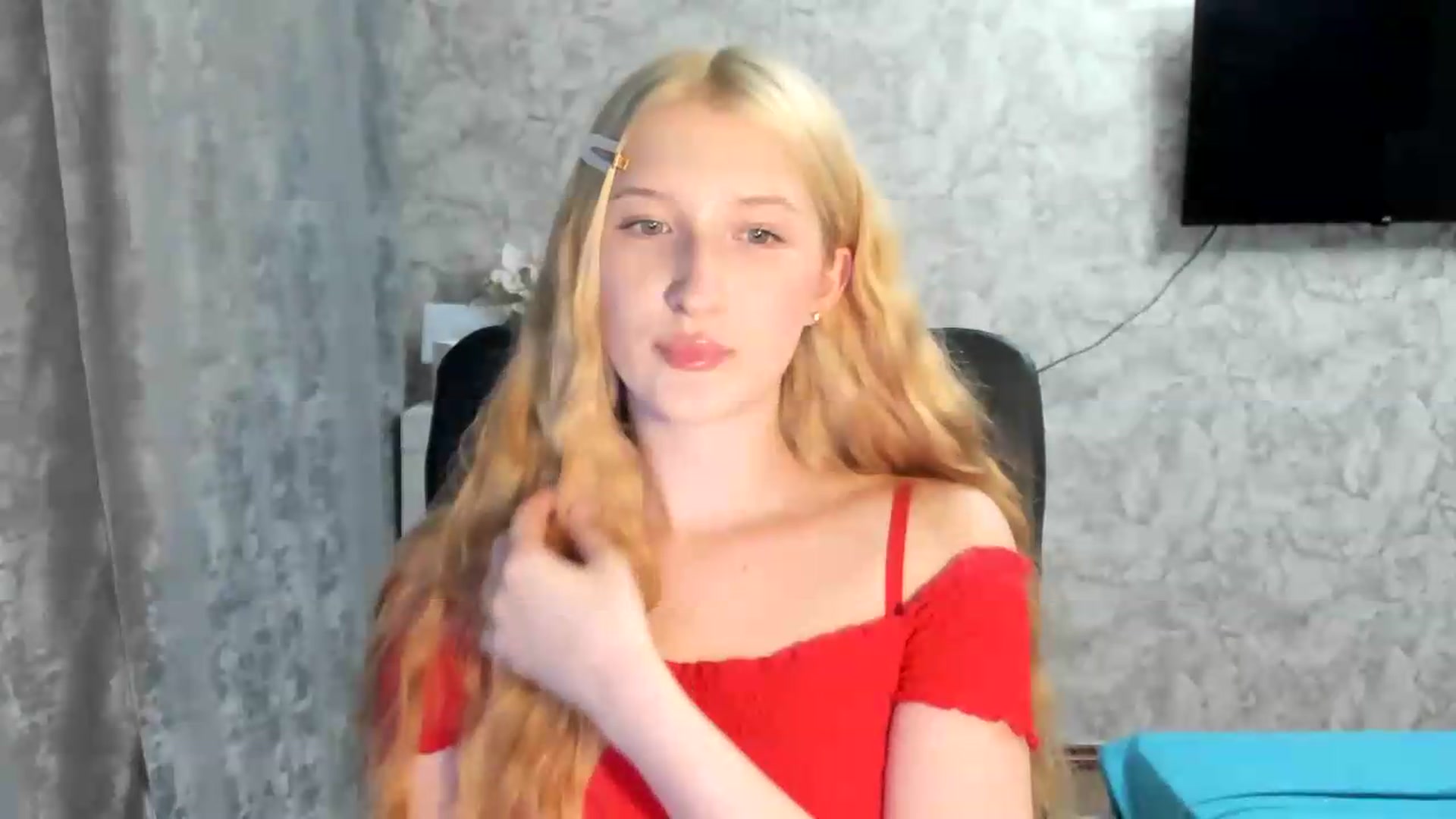 Gallery image thumbnail from Ilona_Here's myfreecams stream on, 07/08/2026, 18:41 image 5 of 20