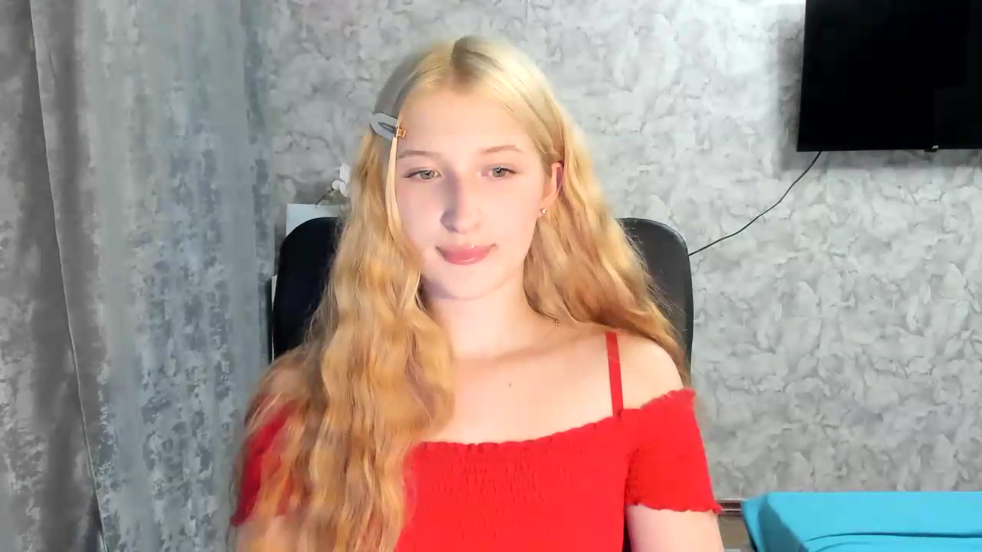 Gallery image thumbnail from Ilona_Here's myfreecams stream on, 07/08/2026, 18:41 image 7 of 20