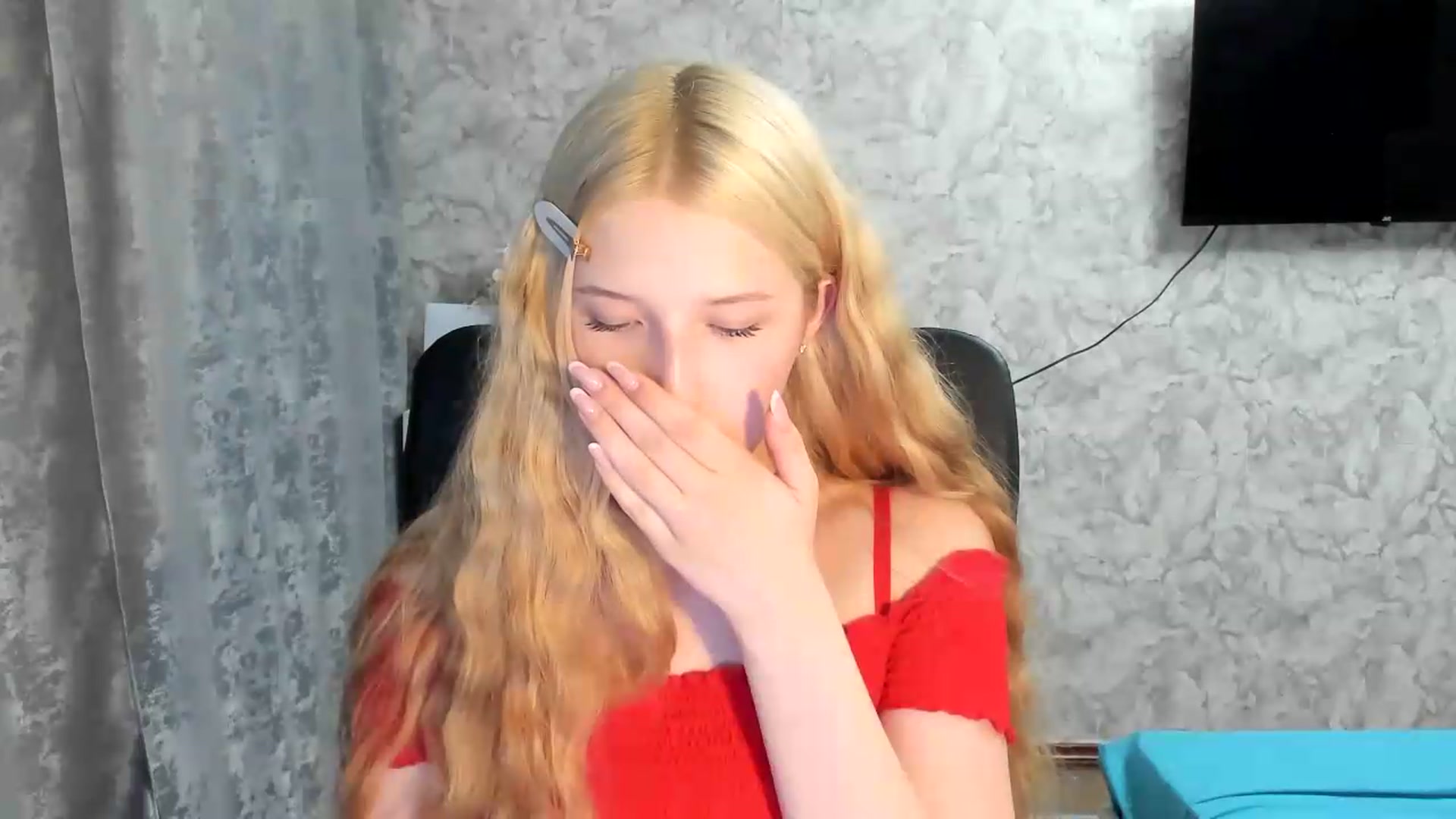 Gallery image thumbnail from Ilona_Here's myfreecams stream on, 07/08/2026, 18:41 image 11 of 20