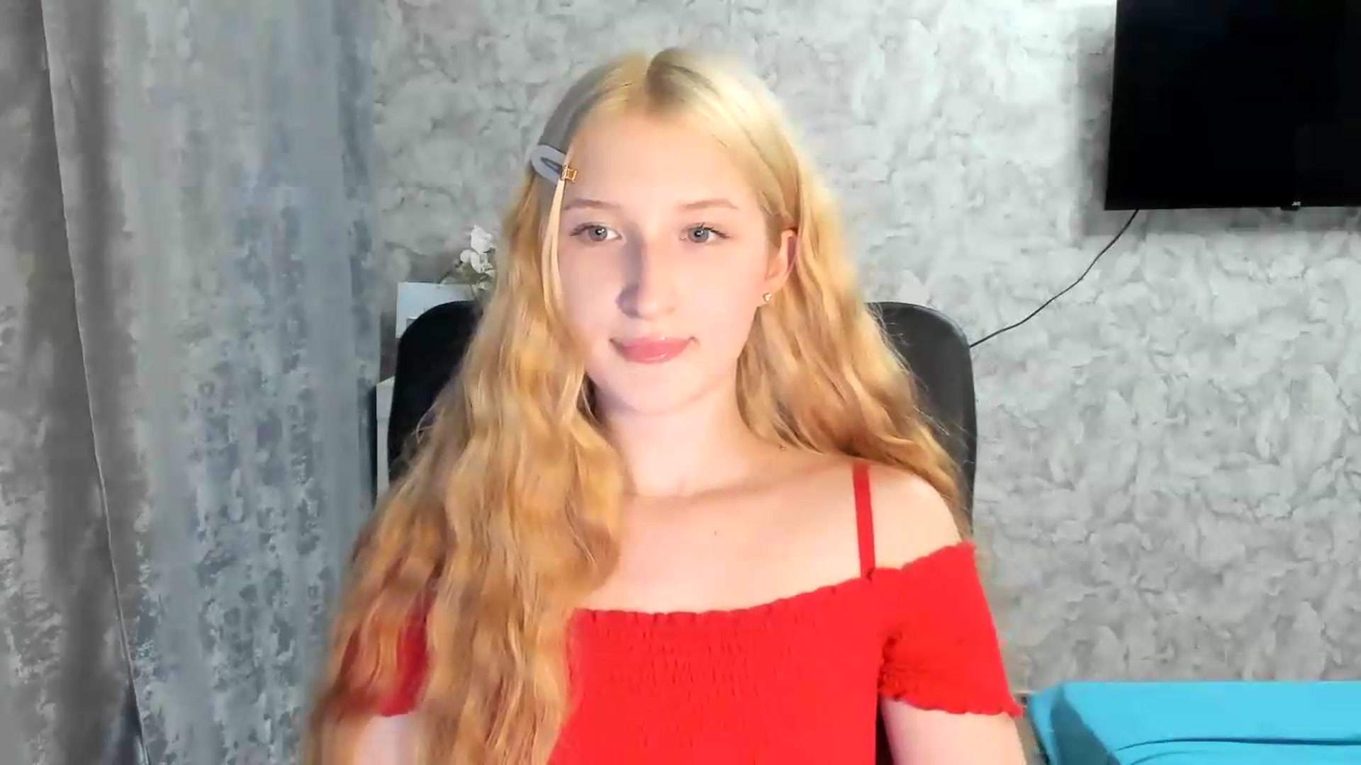 Gallery image thumbnail from Ilona_Here's myfreecams stream on, 07/08/2026, 18:41 image 3 of 20