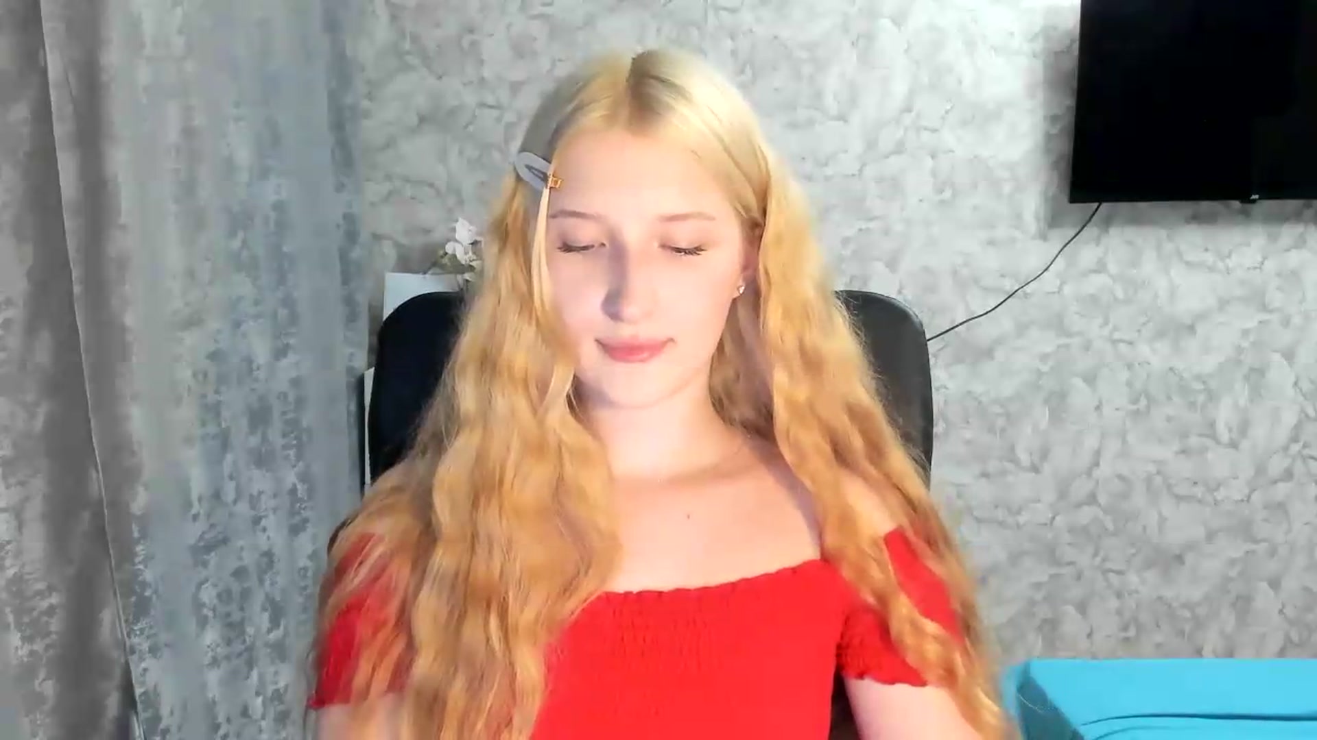 Gallery image thumbnail from Ilona_Here's myfreecams stream on, 07/08/2026, 18:41 image 17 of 20