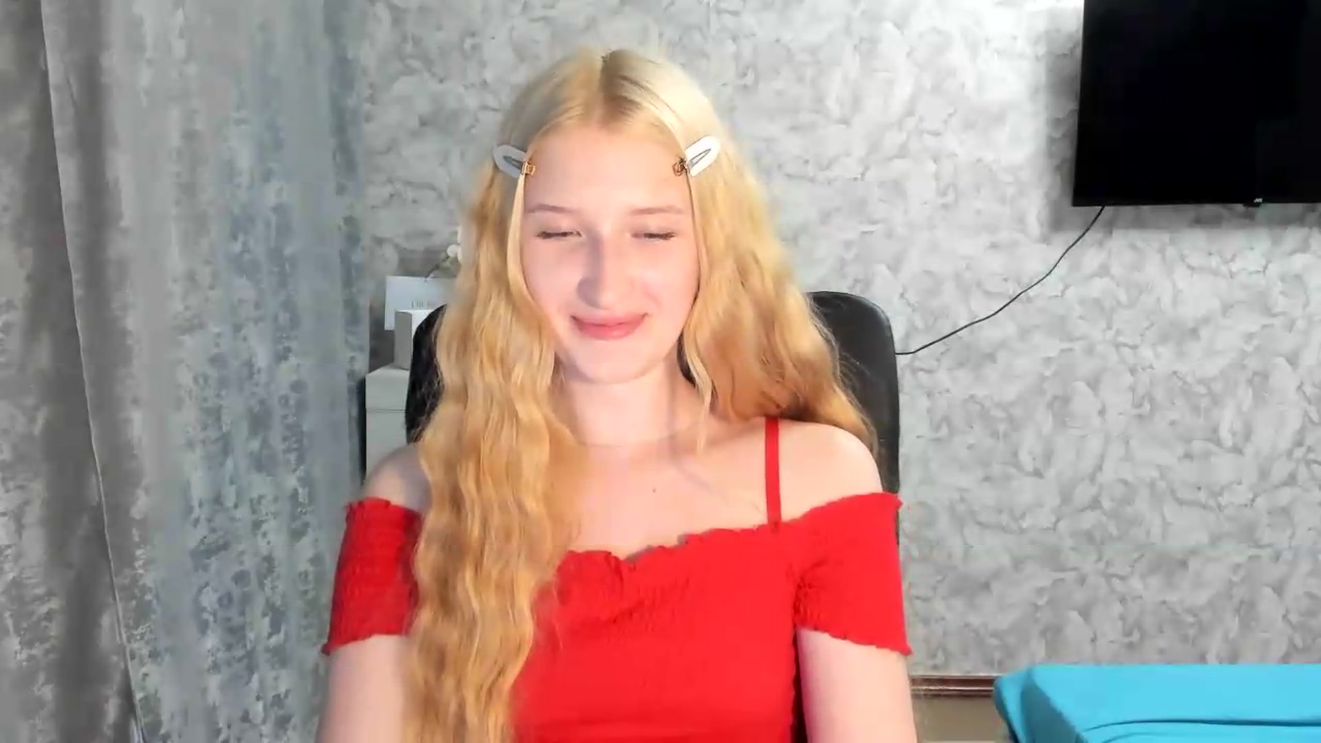 Gallery image thumbnail from Ilona_Here's myfreecams stream on, 07/08/2026, 19:39 image 12 of 20