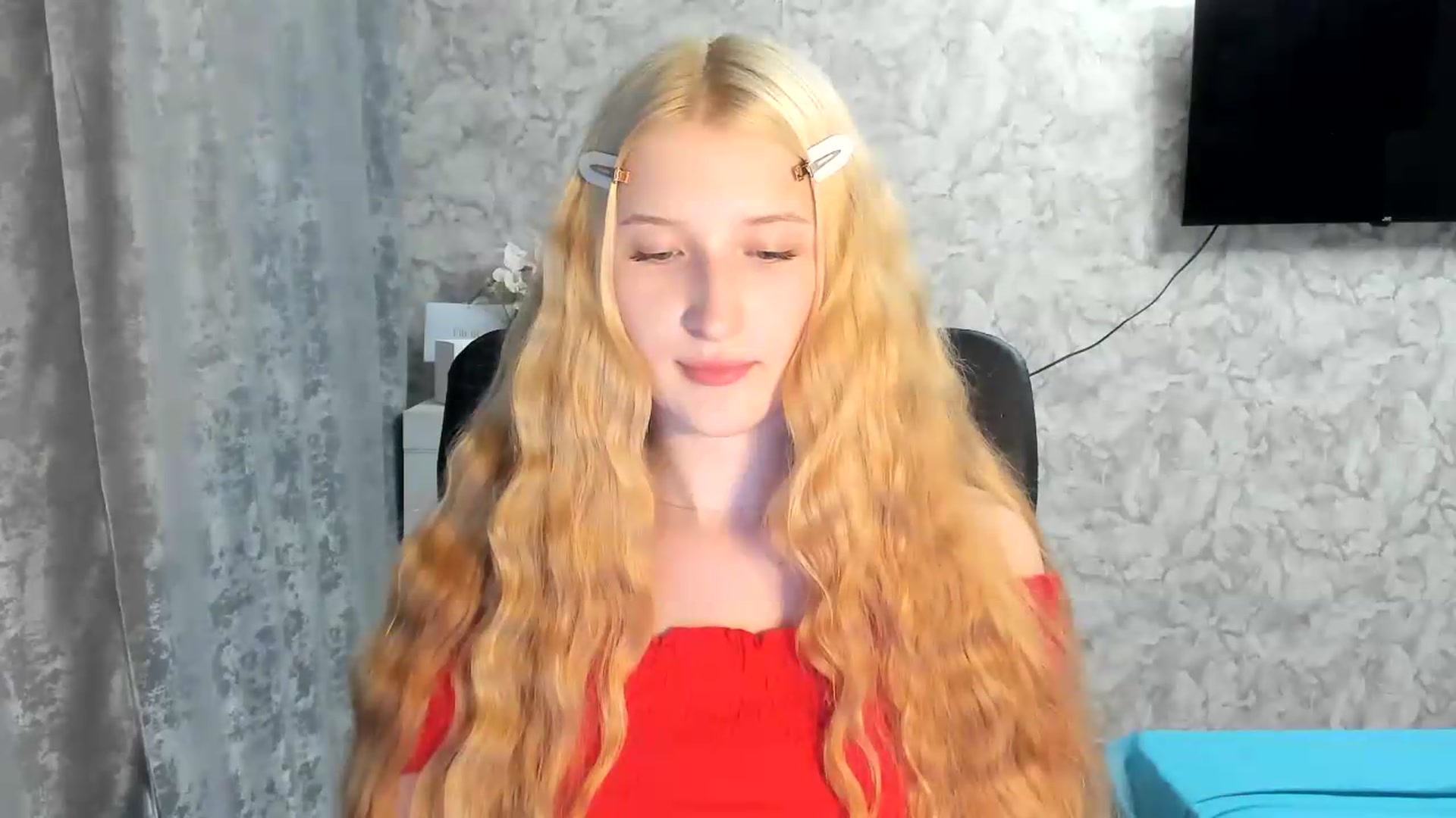 Gallery image thumbnail from Ilona_Here's myfreecams stream on, 07/08/2026, 19:39 image 14 of 20