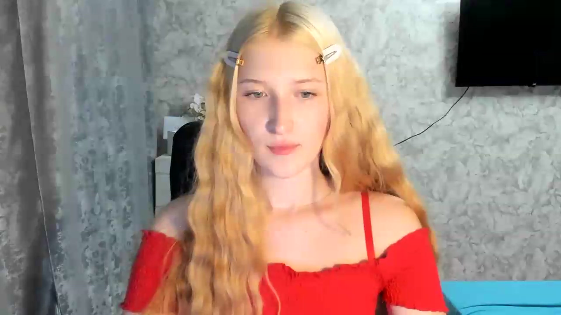Gallery image thumbnail from Ilona_Here's myfreecams stream on, 07/08/2026, 19:39 image 10 of 20