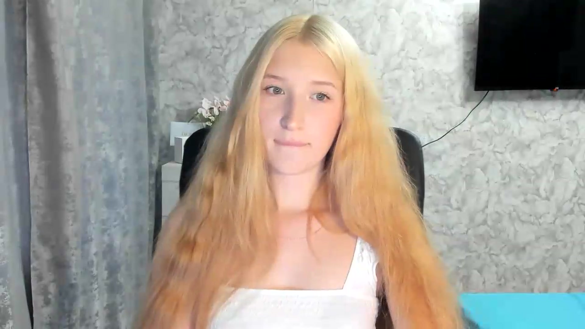 Gallery image thumbnail from Ilona_Here's myfreecams stream on, 07/09/2026, 17:27 image 5 of 20