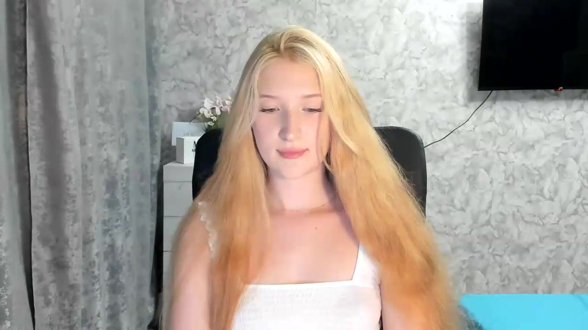 Gallery image thumbnail from Ilona_Here's myfreecams stream on, 07/09/2026, 19:34 image 2 of 20
