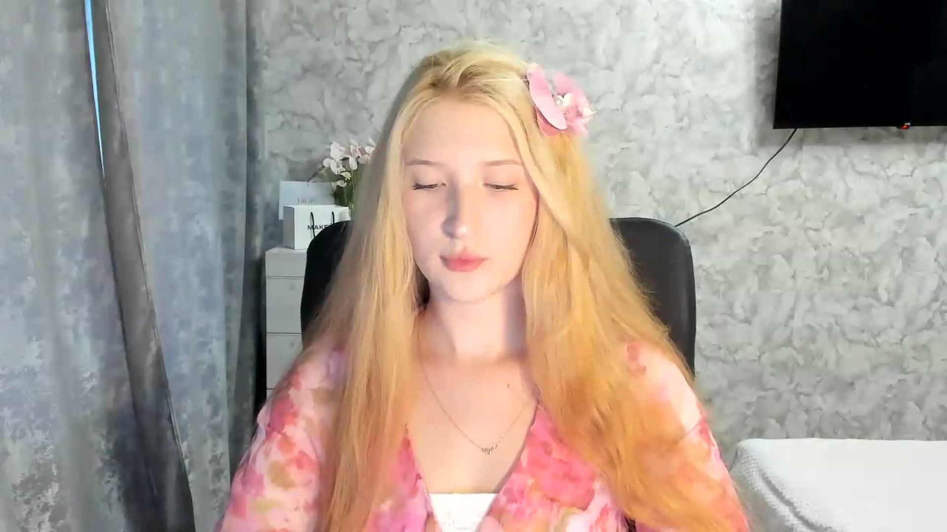 Gallery image thumbnail from Ilona_Here's myfreecams stream on, 07/10/2026, 16:48 image 6 of 20