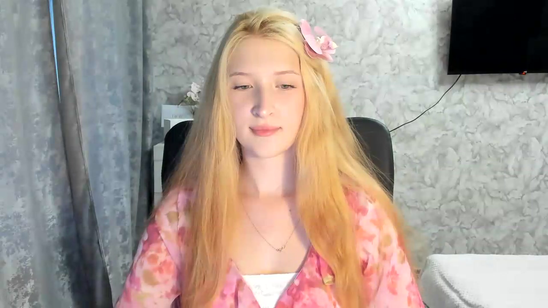 Gallery image thumbnail from Ilona_Here's myfreecams stream on, 07/10/2026, 16:48 image 16 of 20