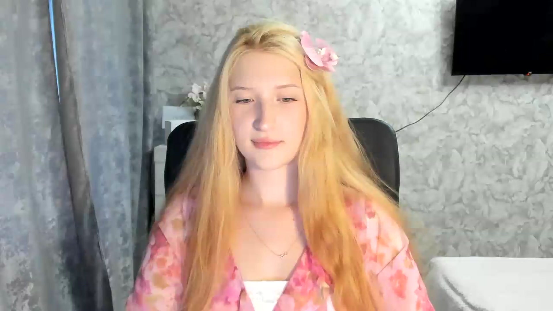 Gallery image thumbnail from Ilona_Here's myfreecams stream on, 07/10/2026, 16:48 image 14 of 20