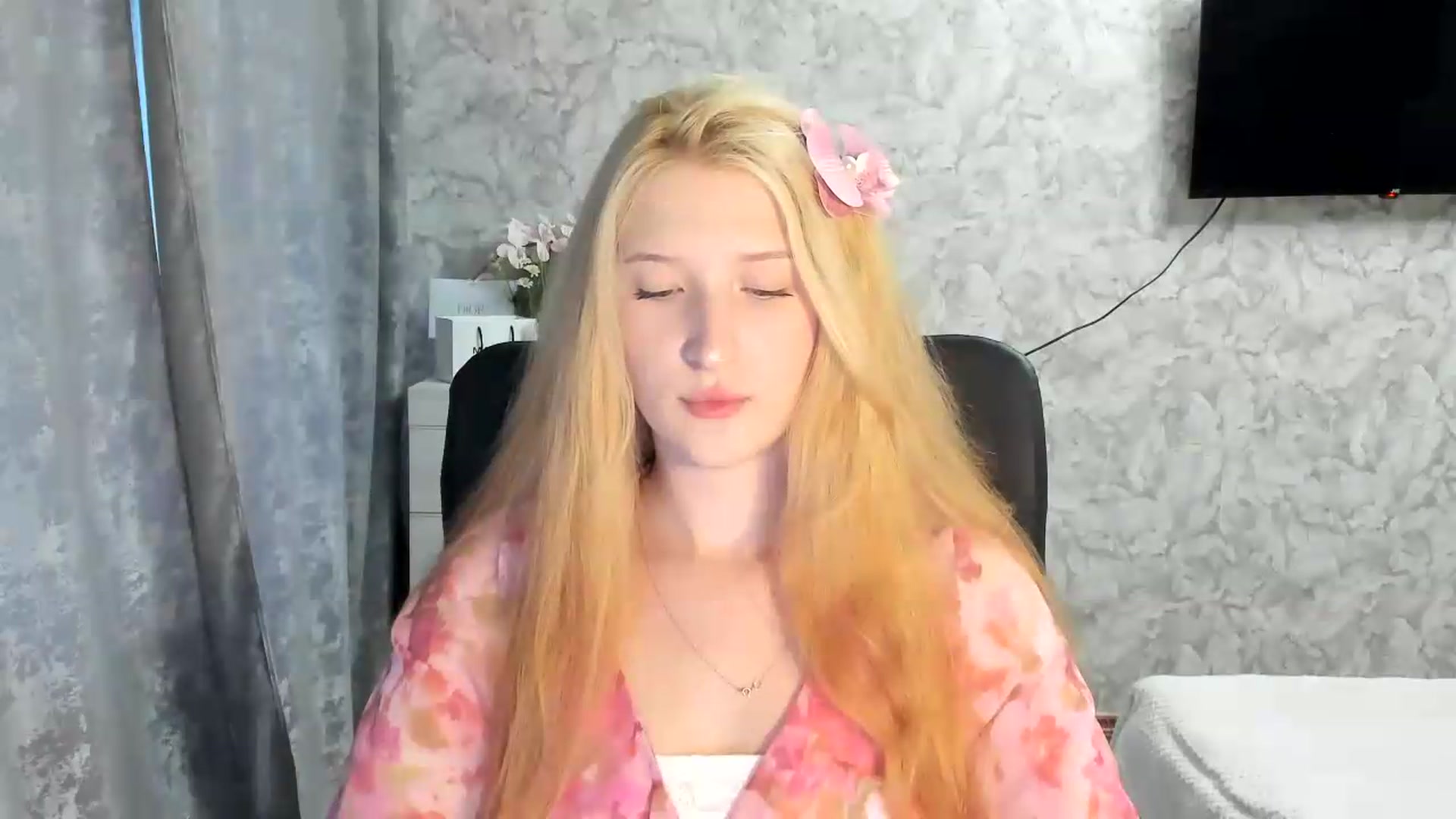 Gallery image thumbnail from Ilona_Here's myfreecams stream on, 07/10/2026, 16:48 image 10 of 20
