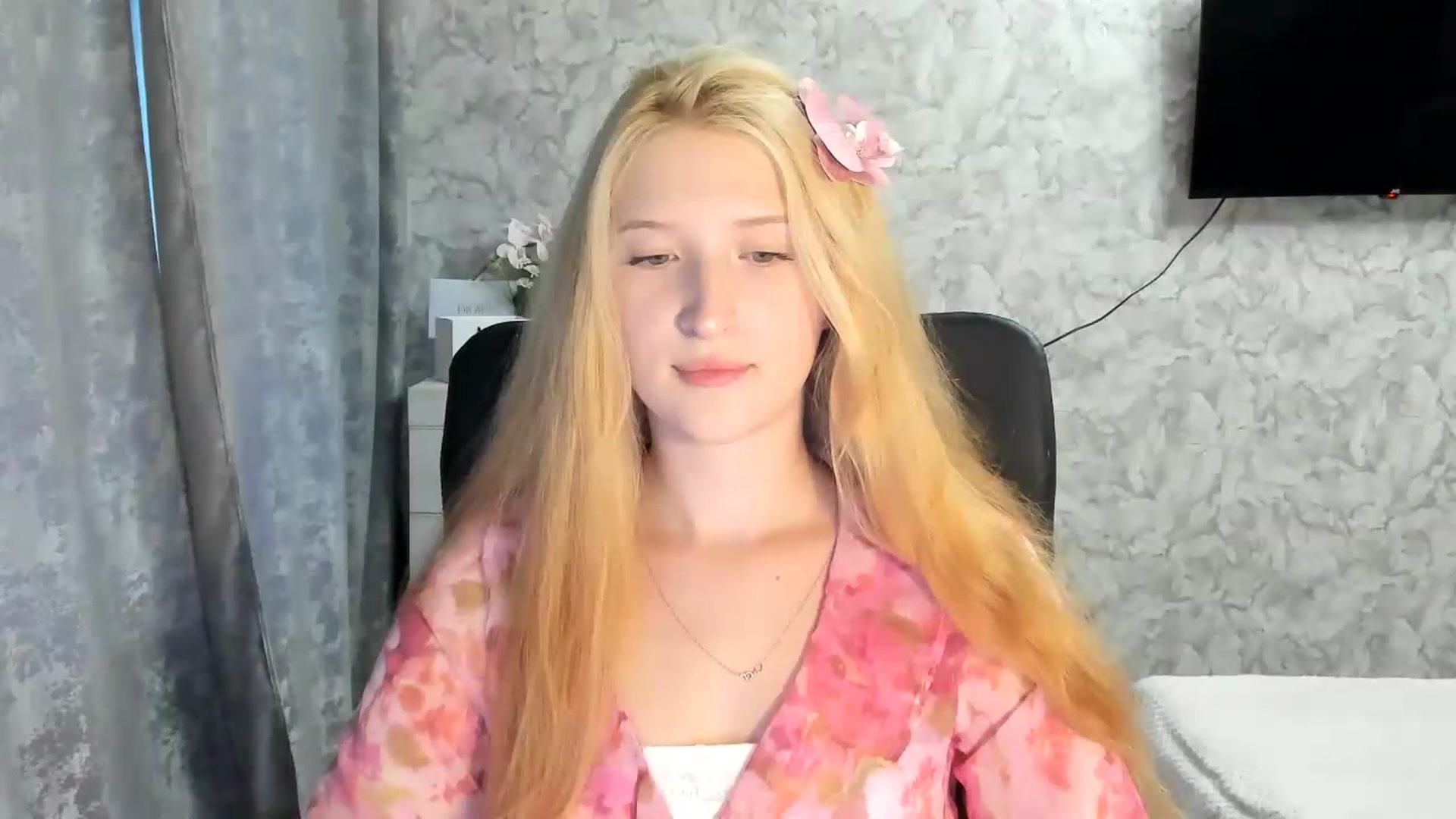 Gallery image thumbnail from Ilona_Here's myfreecams stream on, 07/10/2026, 16:48 image 12 of 20