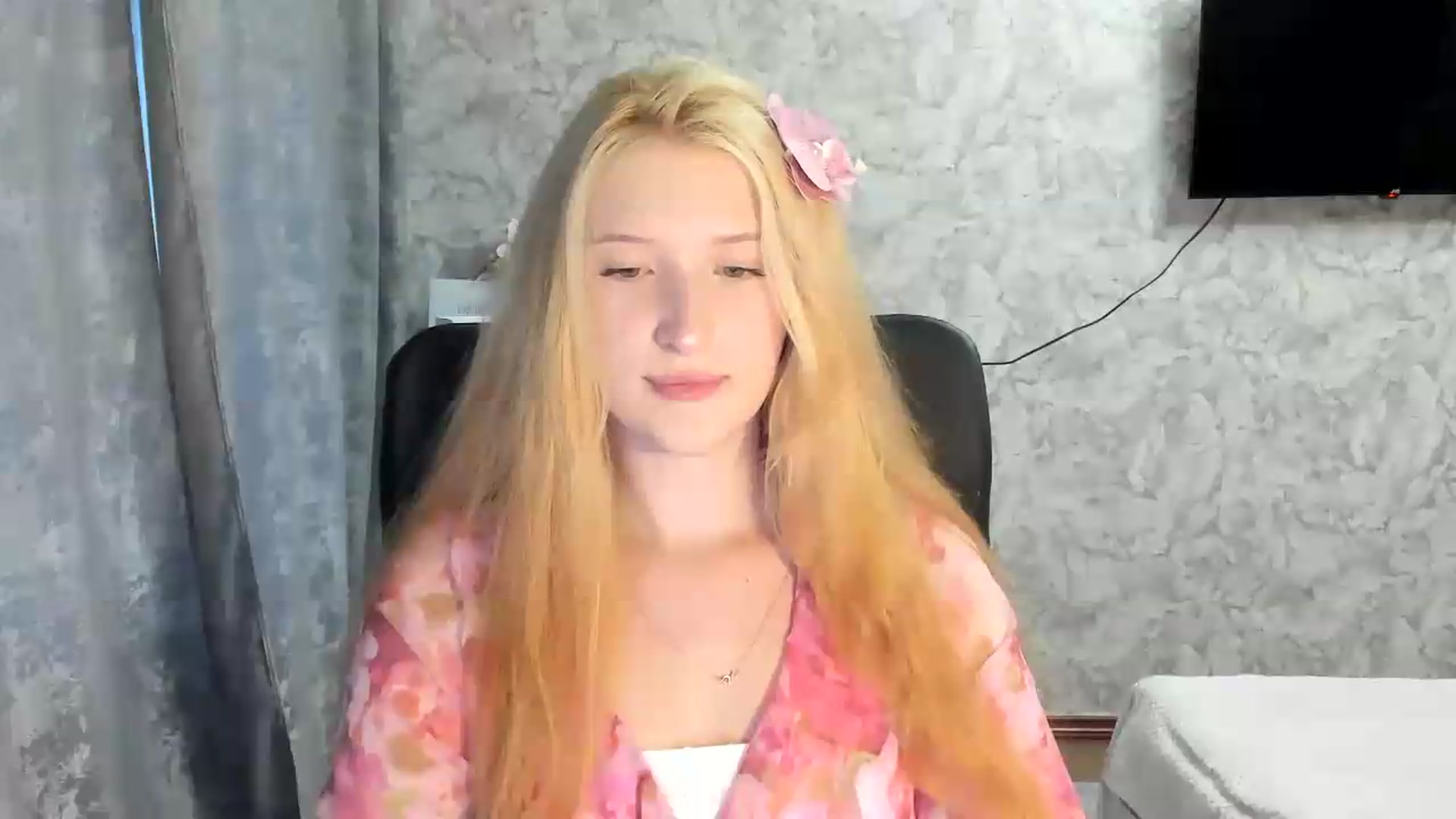 Gallery image thumbnail from Ilona_Here's myfreecams stream on, 07/10/2026, 16:48 image 13 of 20