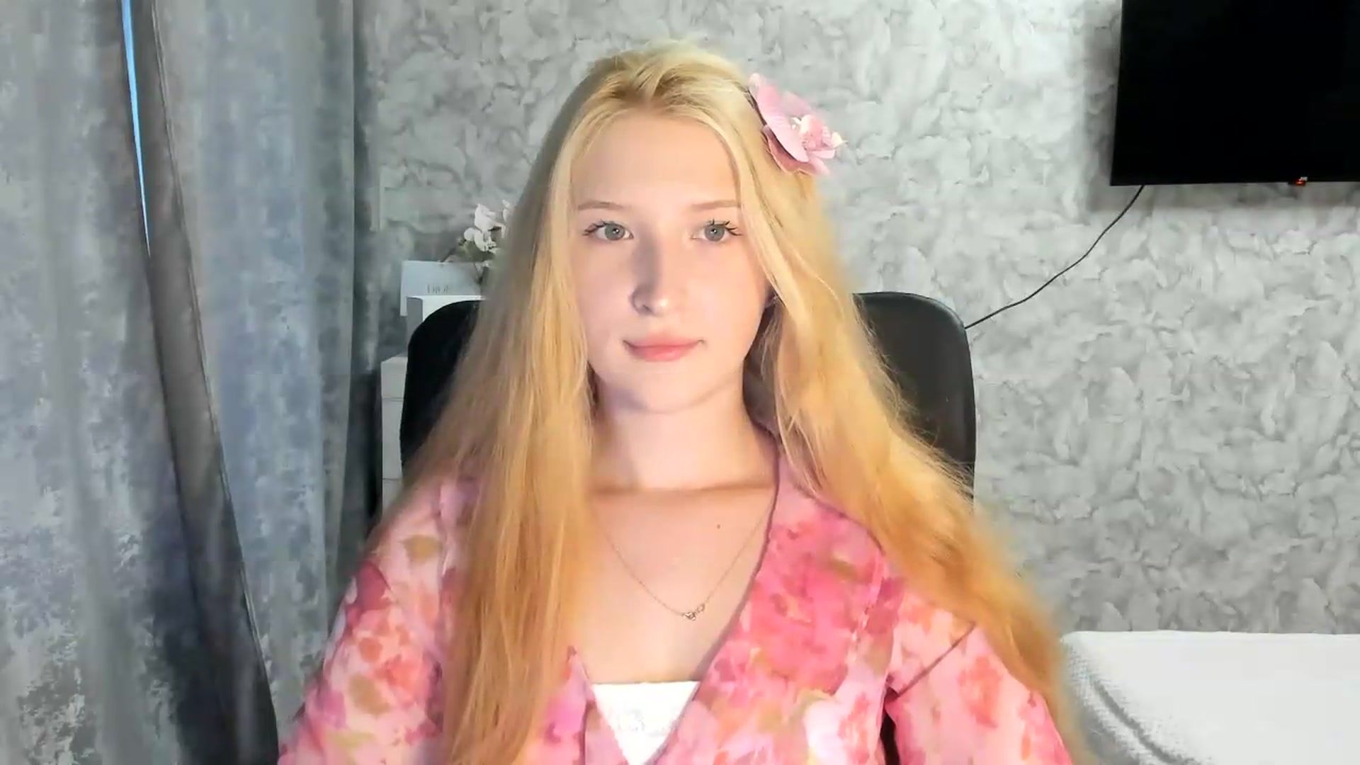 Gallery image thumbnail from Ilona_Here's myfreecams stream on, 07/10/2026, 16:48 image 11 of 20