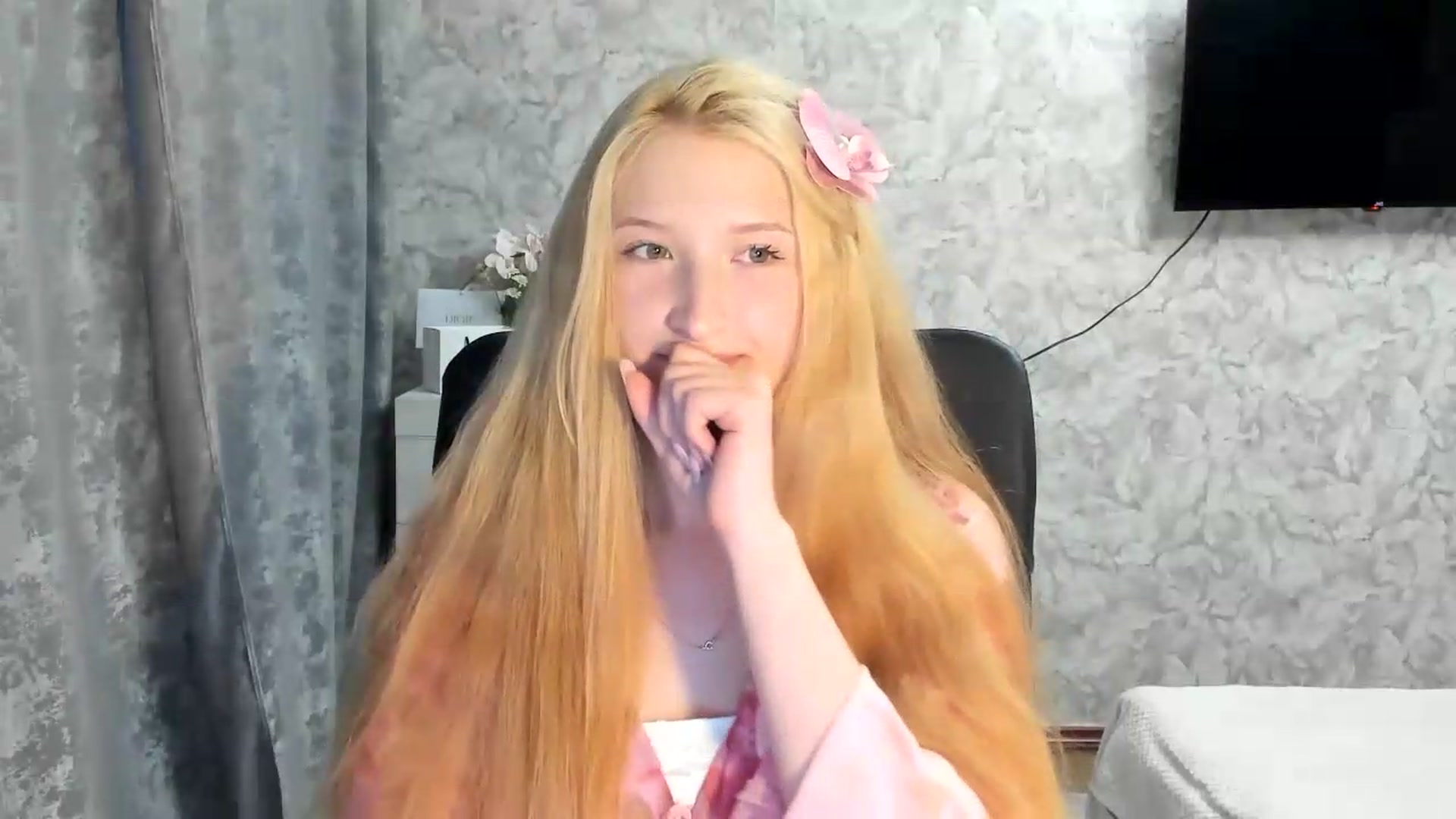 Gallery image thumbnail from Ilona_Here's myfreecams stream on, 07/10/2026, 17:46 image 12 of 20