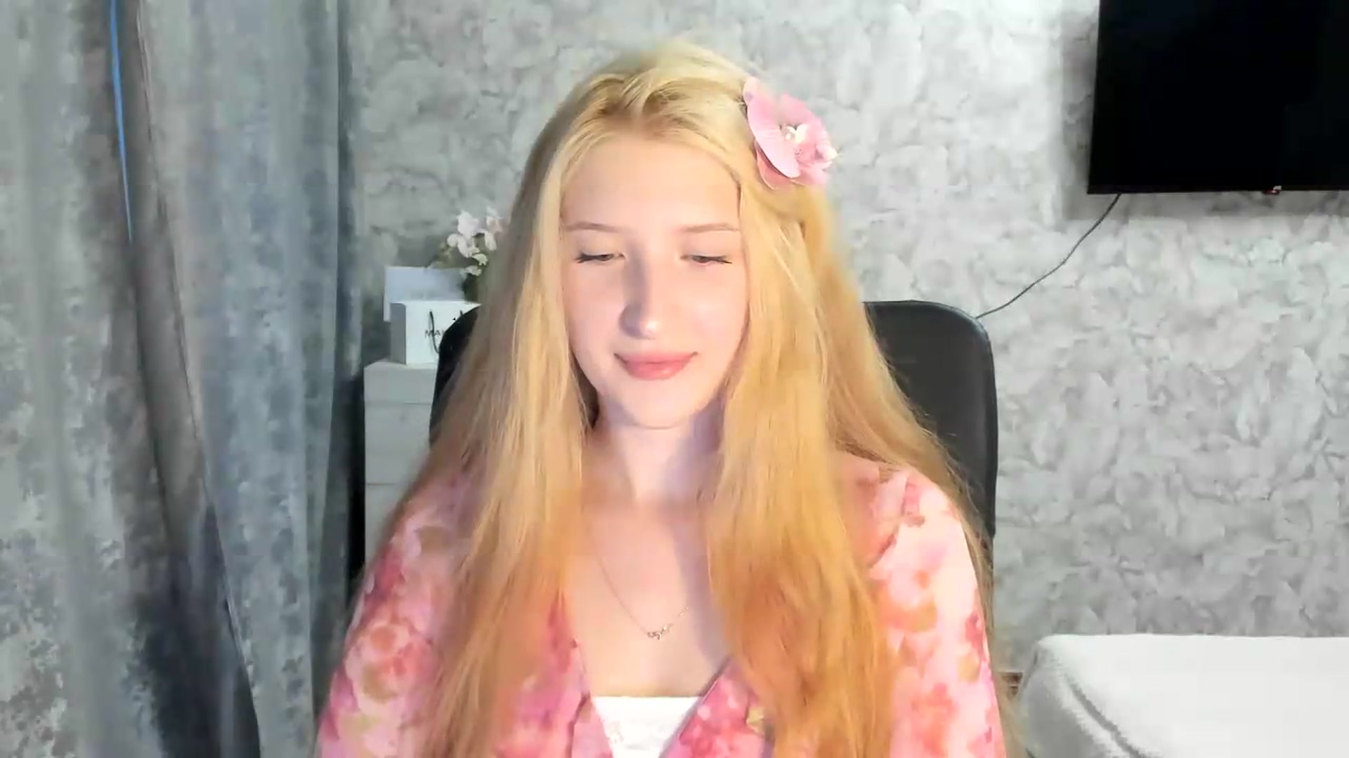 Gallery image thumbnail from Ilona_Here's myfreecams stream on, 07/10/2026, 17:46 image 4 of 20