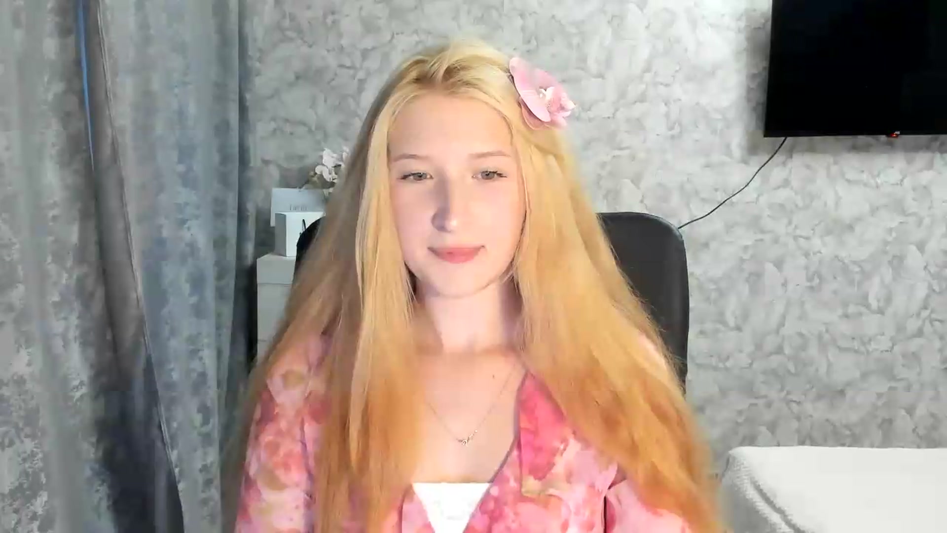 Gallery image thumbnail from Ilona_Here's myfreecams stream on, 07/10/2026, 17:46 image 5 of 20
