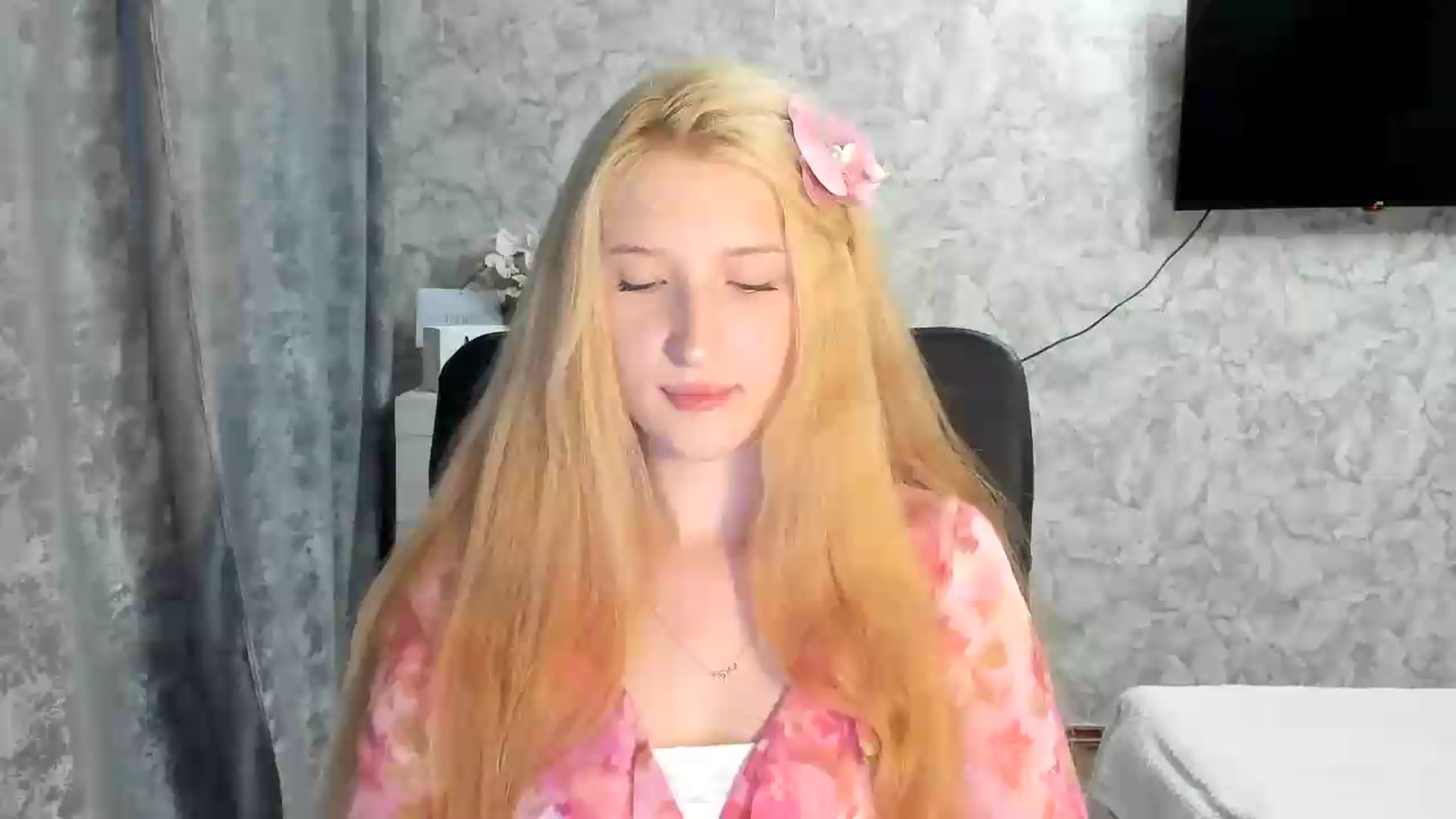 Gallery image thumbnail from Ilona_Here's myfreecams stream on, 07/10/2026, 17:46 image 8 of 20