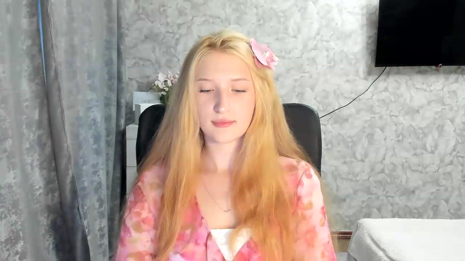 Gallery image thumbnail from Ilona_Here's myfreecams stream on, 07/10/2026, 17:46 image 3 of 20