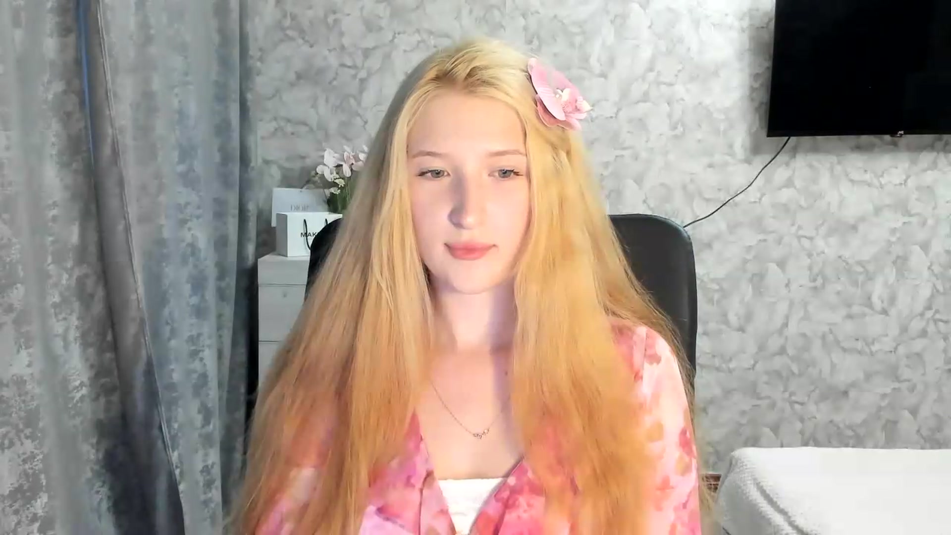 Gallery image thumbnail from Ilona_Here's myfreecams stream on, 07/10/2026, 17:46 image 7 of 20