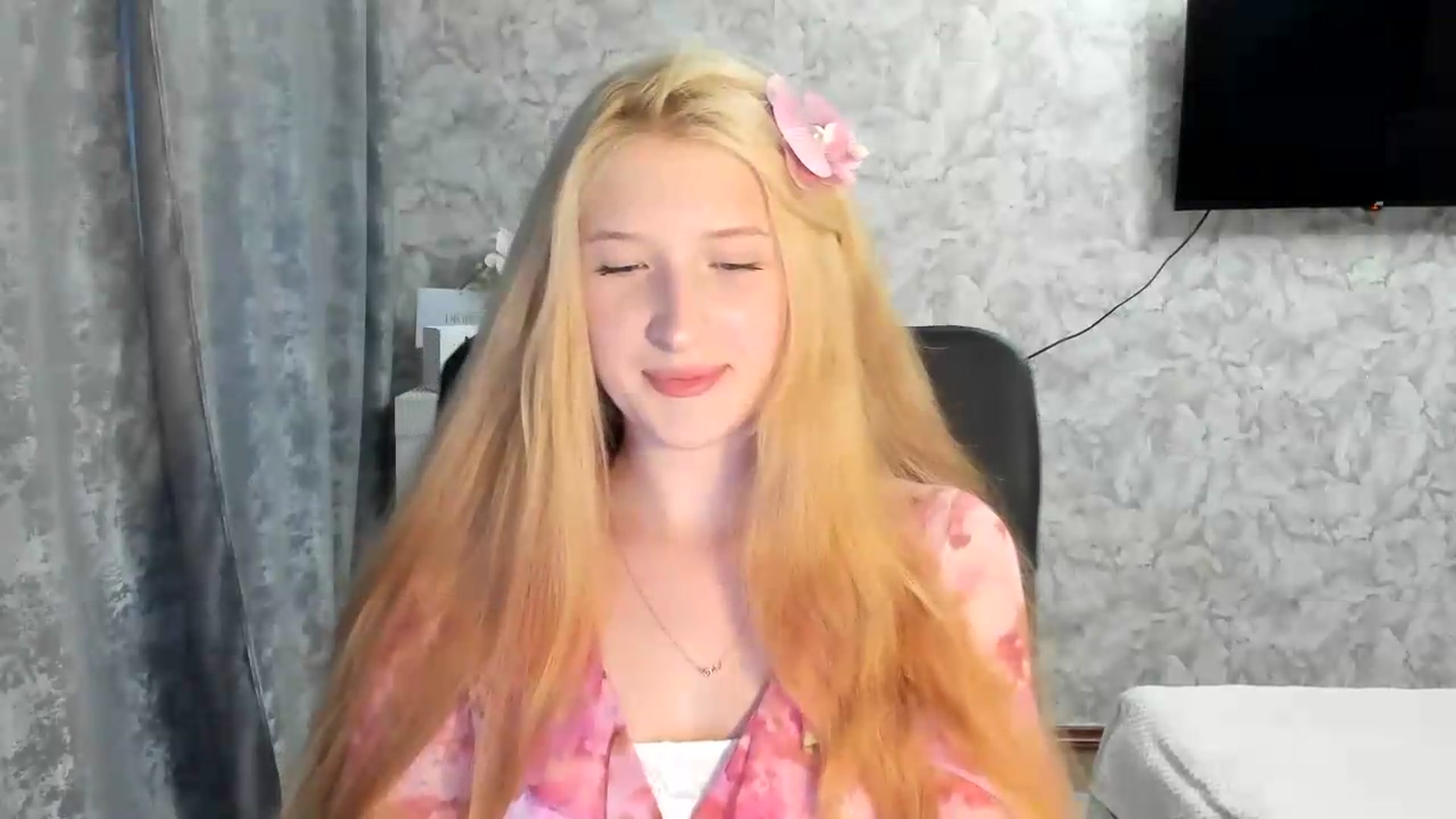Gallery image thumbnail from Ilona_Here's myfreecams stream on, 07/10/2026, 17:46 image 6 of 20