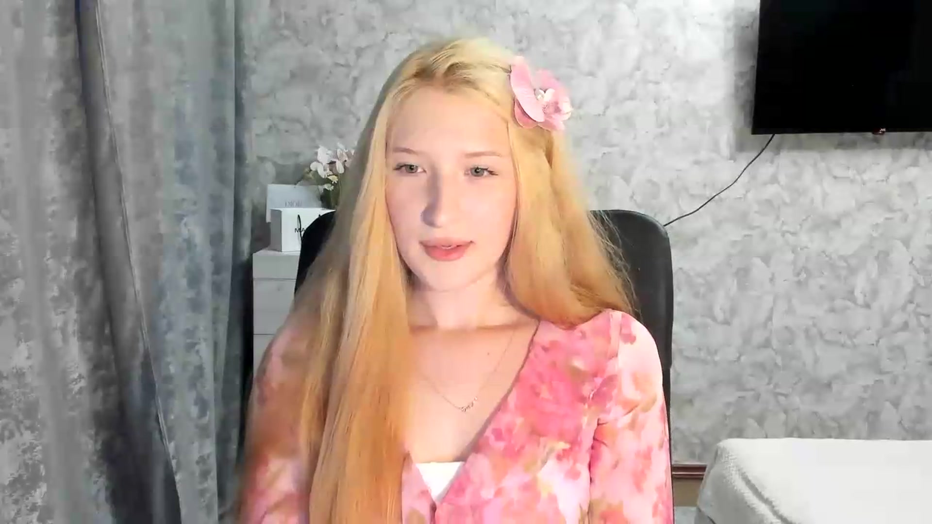 Gallery image thumbnail from Ilona_Here's myfreecams stream on, 07/10/2026, 17:46 image 15 of 20