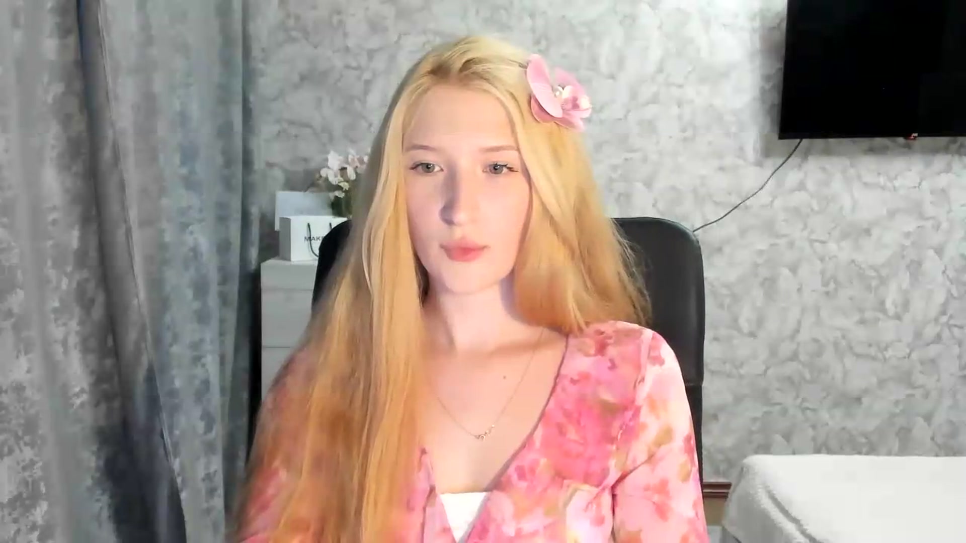 Gallery image thumbnail from Ilona_Here's myfreecams stream on, 07/10/2026, 17:46 image 14 of 20