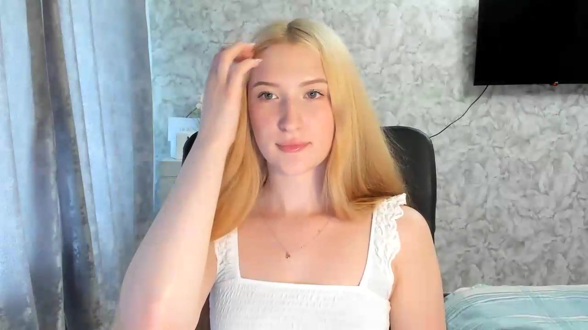 Gallery image thumbnail from Ilona_Here's myfreecams stream on, 07/13/2026, 15:53 image 7 of 20