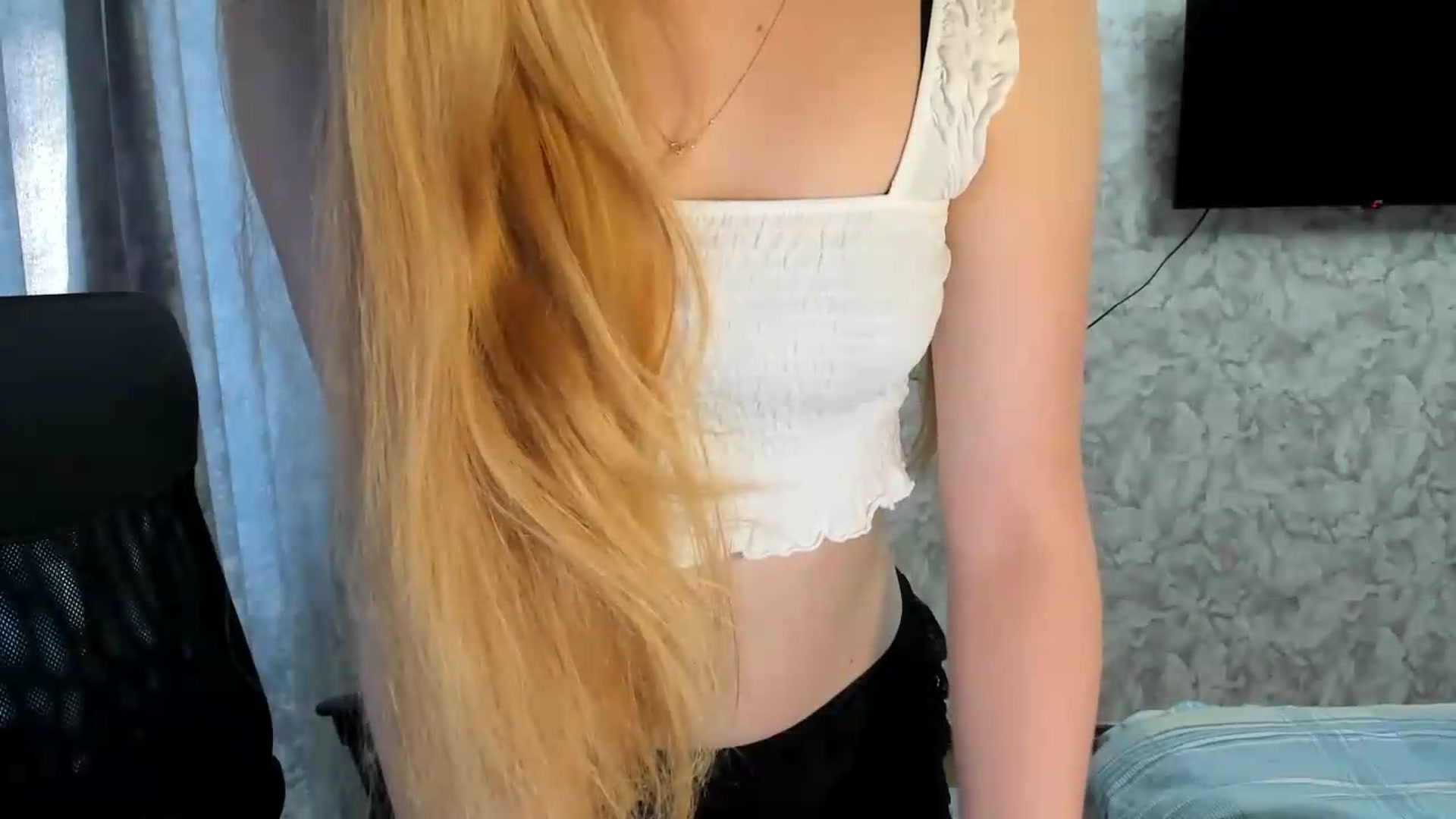 Gallery image thumbnail from Ilona_Here's myfreecams stream on, 07/13/2026, 15:53 image 19 of 20