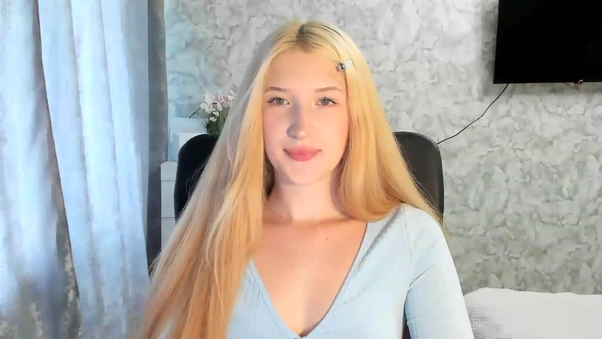 Gallery image thumbnail from Ilona_Here's myfreecams stream on, 07/20/2026, 11:46 image 6 of 20