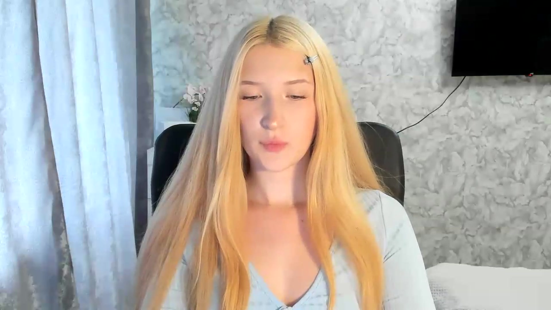 Gallery image thumbnail from Ilona_Here's myfreecams stream on, 07/20/2026, 11:46 image 17 of 20
