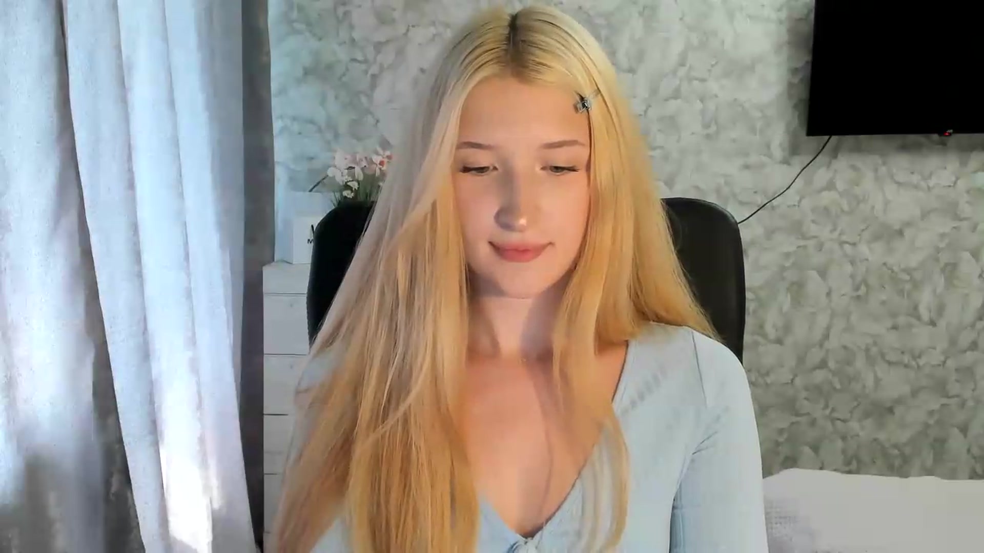 Gallery image thumbnail from Ilona_Here's myfreecams stream on, 07/20/2026, 12:52 image 2 of 20