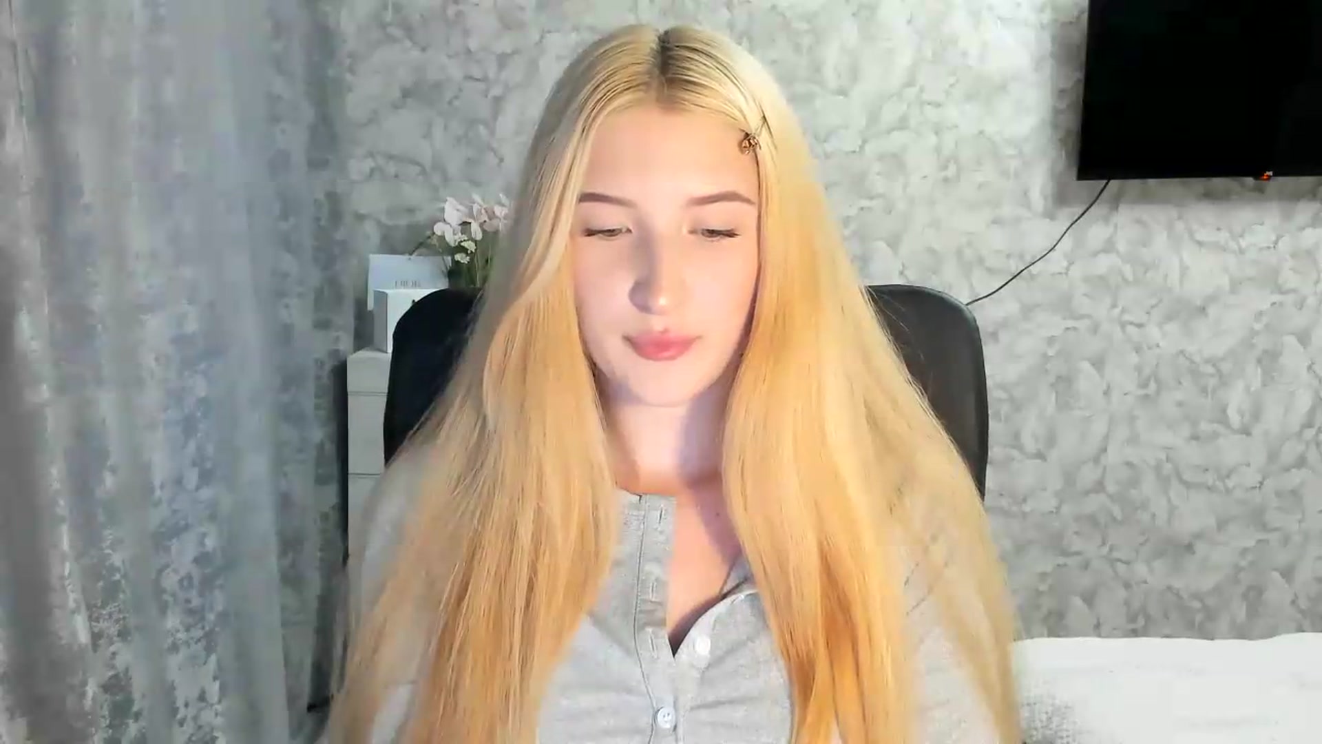 Gallery image thumbnail from Ilona_Here's myfreecams stream on, 07/22/2026, 17:02 image 20 of 20