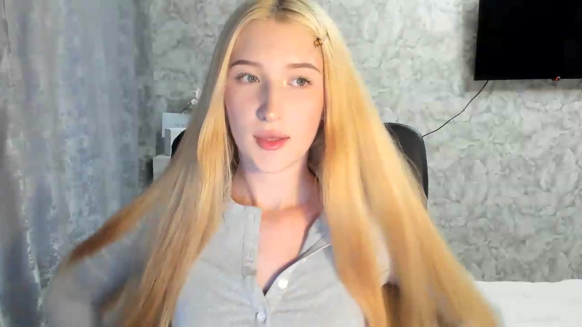 Gallery image thumbnail from Ilona_Here's myfreecams stream on, 07/22/2026, 17:02 image 10 of 20
