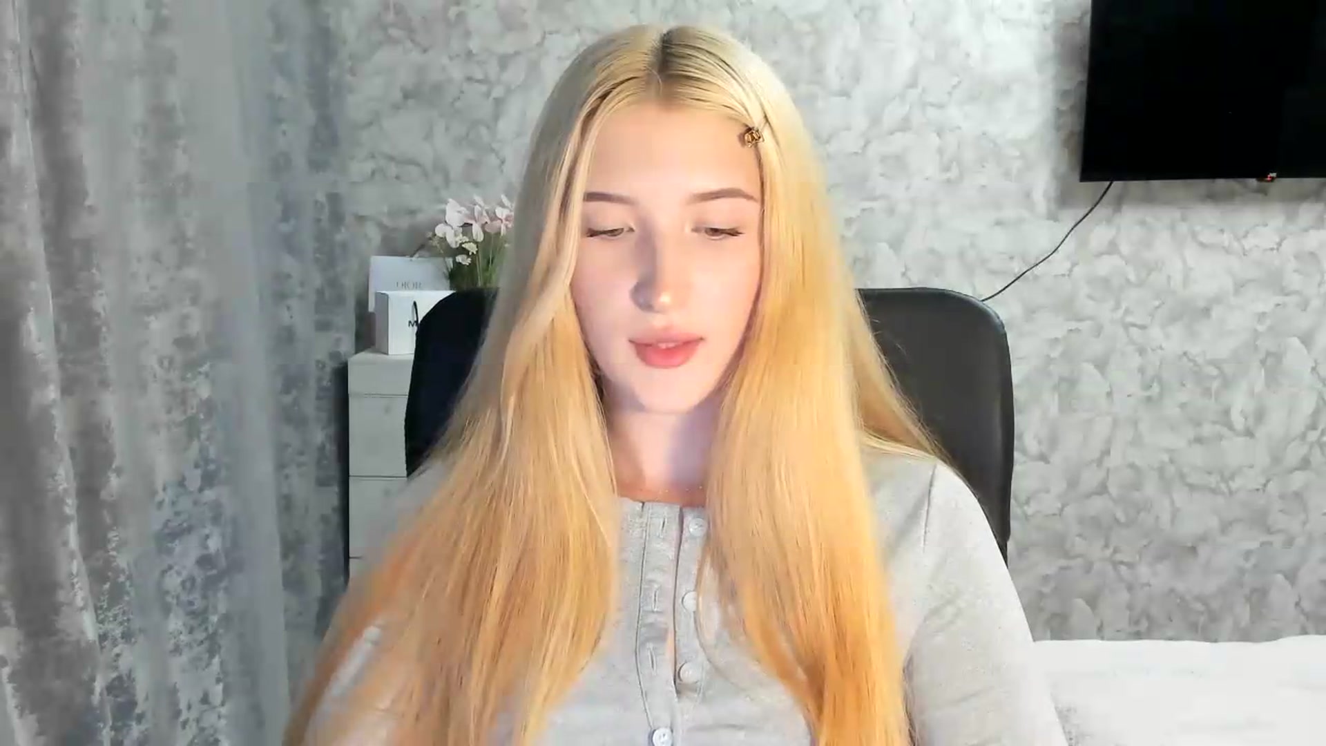 Gallery image thumbnail from Ilona_Here's myfreecams stream on, 07/22/2026, 17:53 image 20 of 20