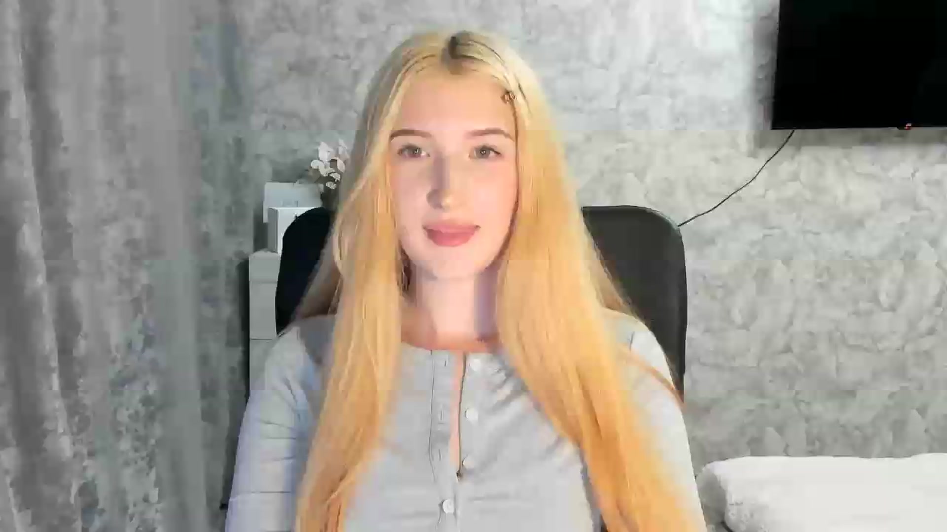 Gallery image thumbnail from Ilona_Here's myfreecams stream on, 07/22/2026, 17:53 image 13 of 20