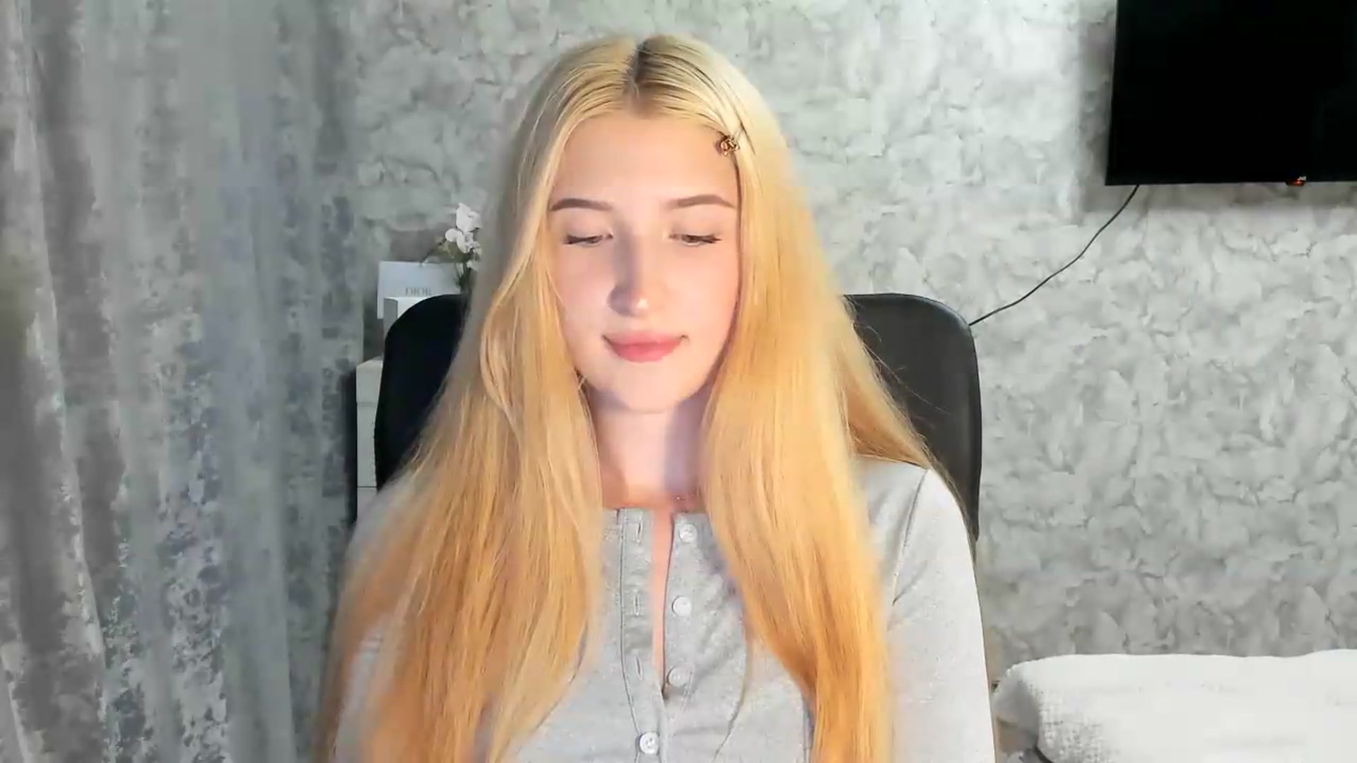 Gallery image thumbnail from Ilona_Here's myfreecams stream on, 07/22/2026, 17:53 image 6 of 20